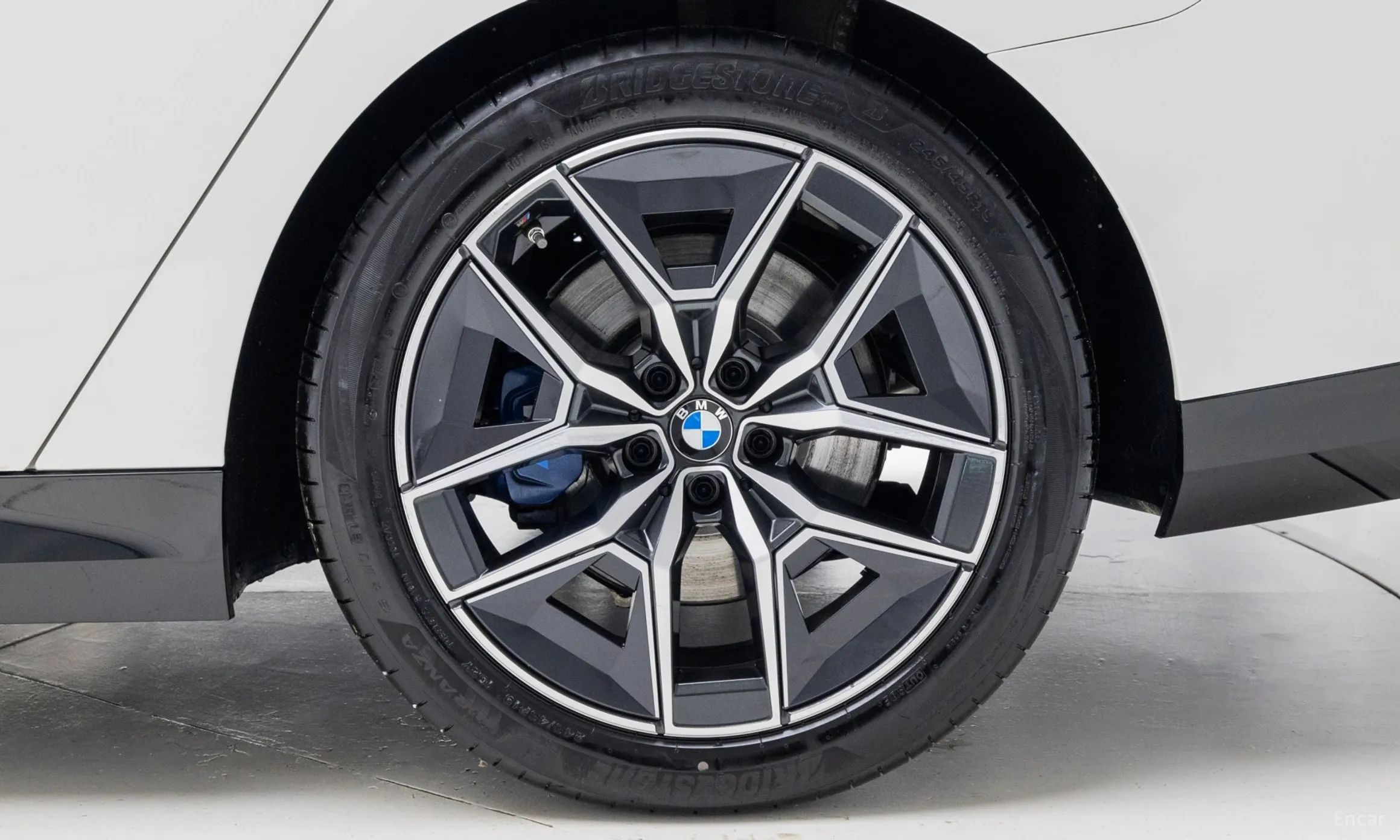 BMW 5 Series (G60) превью 5
