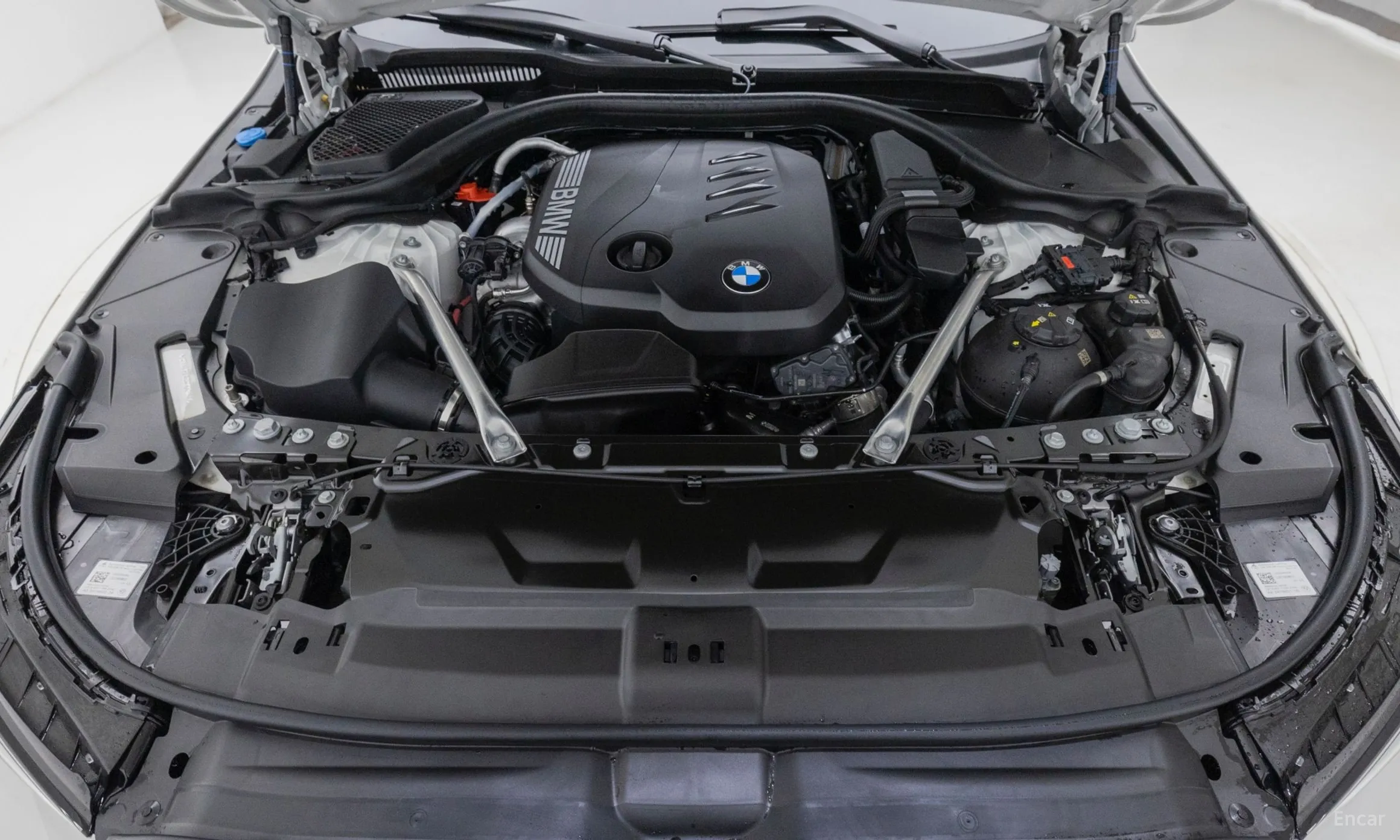 BMW 5 Series (G60) превью 6