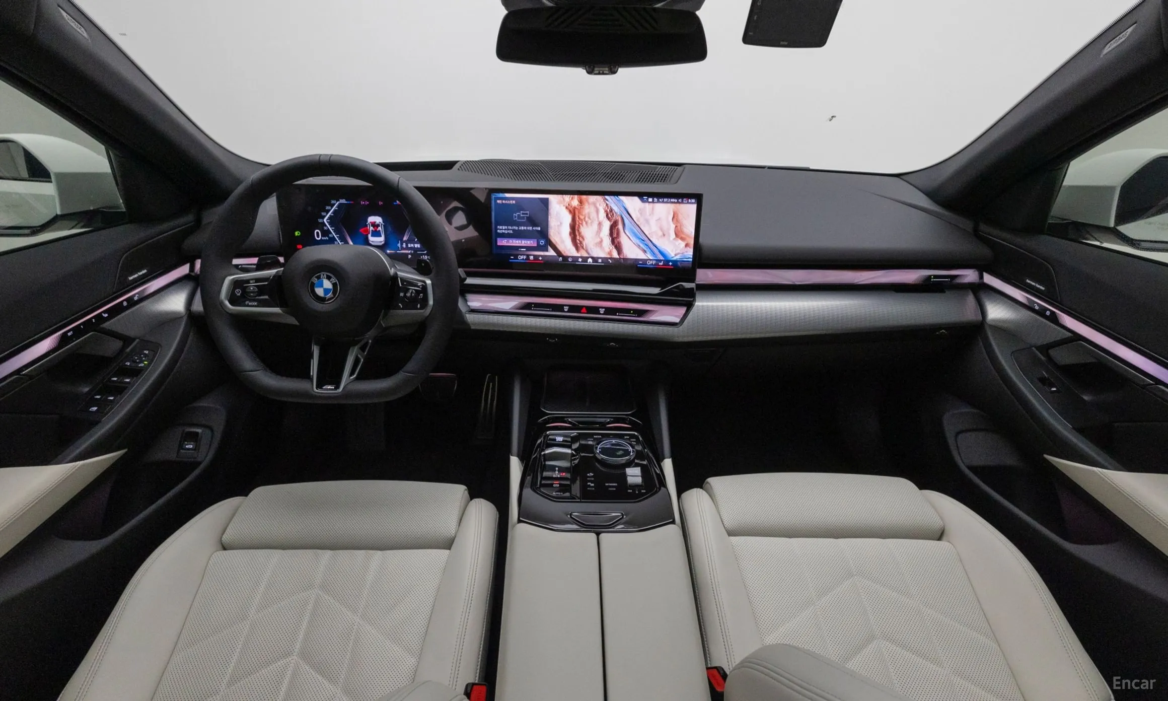 BMW 5 Series (G60) превью 8
