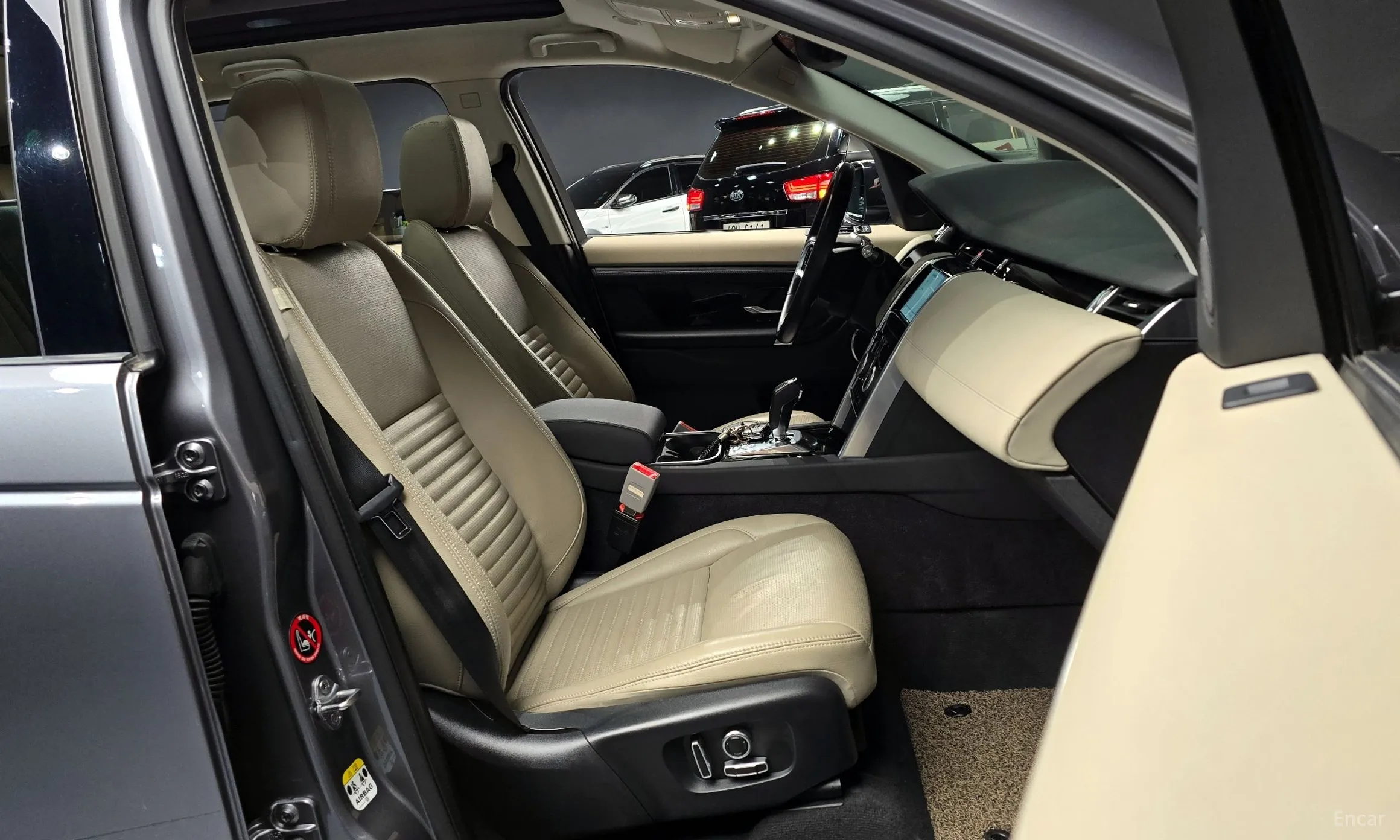 Land Rover Discovery Sports превью 10