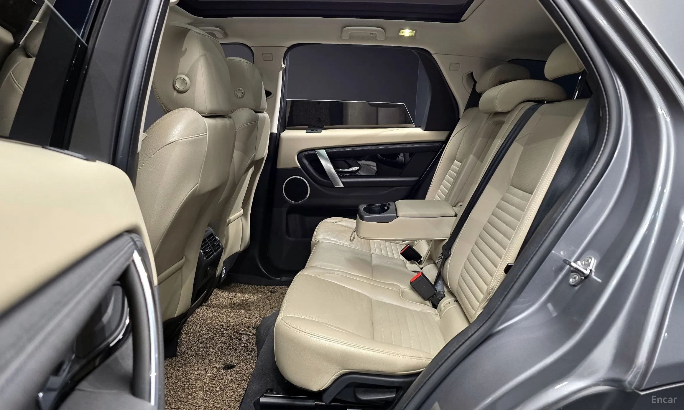 Land Rover Discovery Sports превью 12