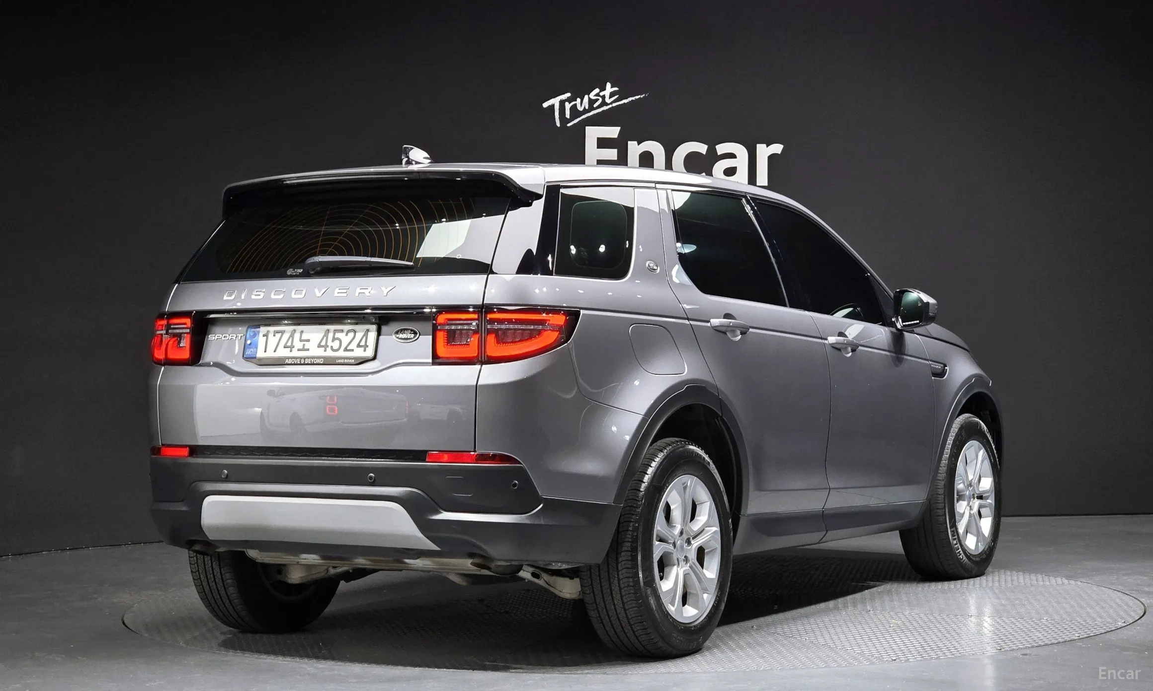 Land Rover Discovery Sports превью 2