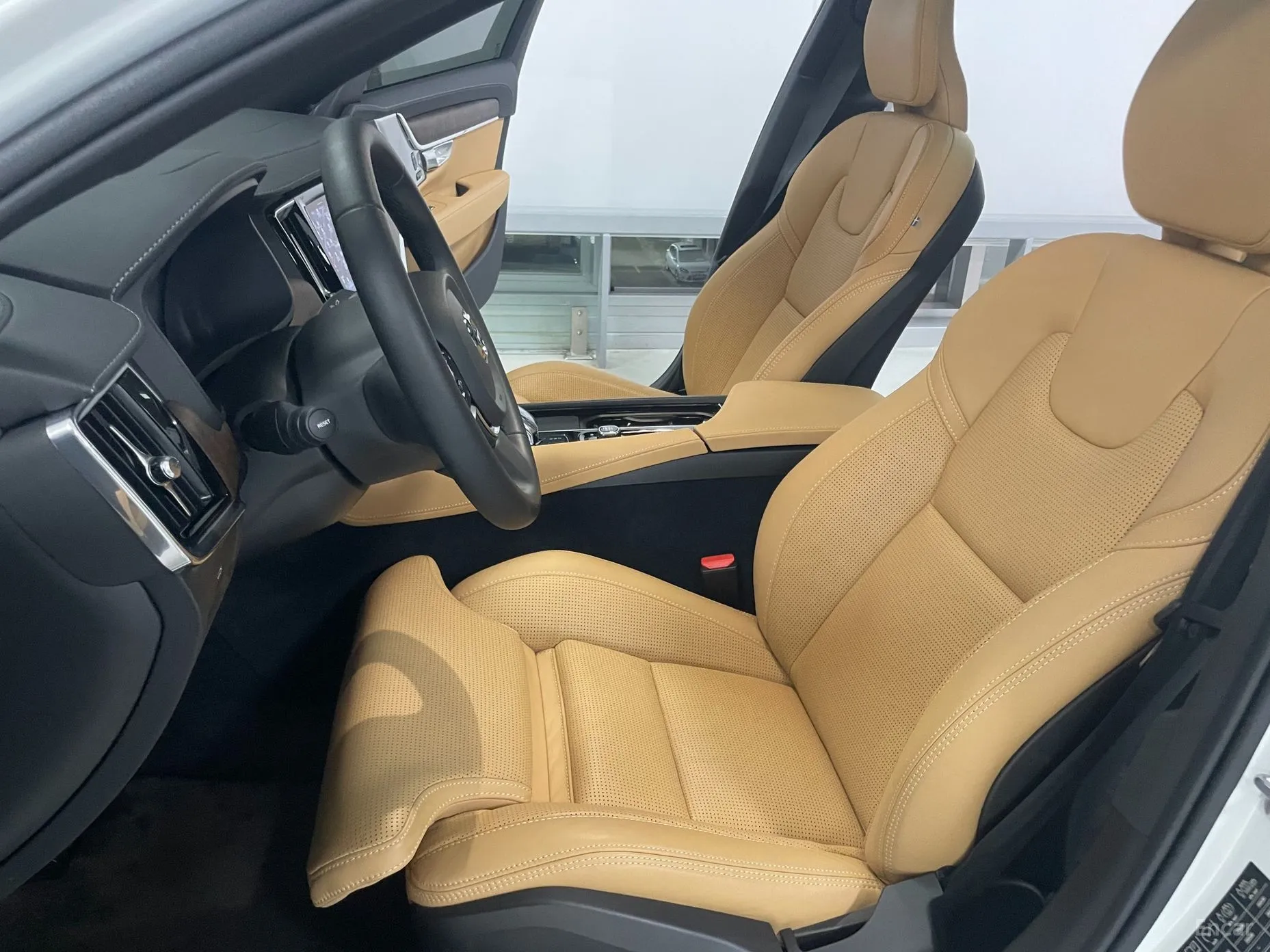 Volvo S90 превью 10
