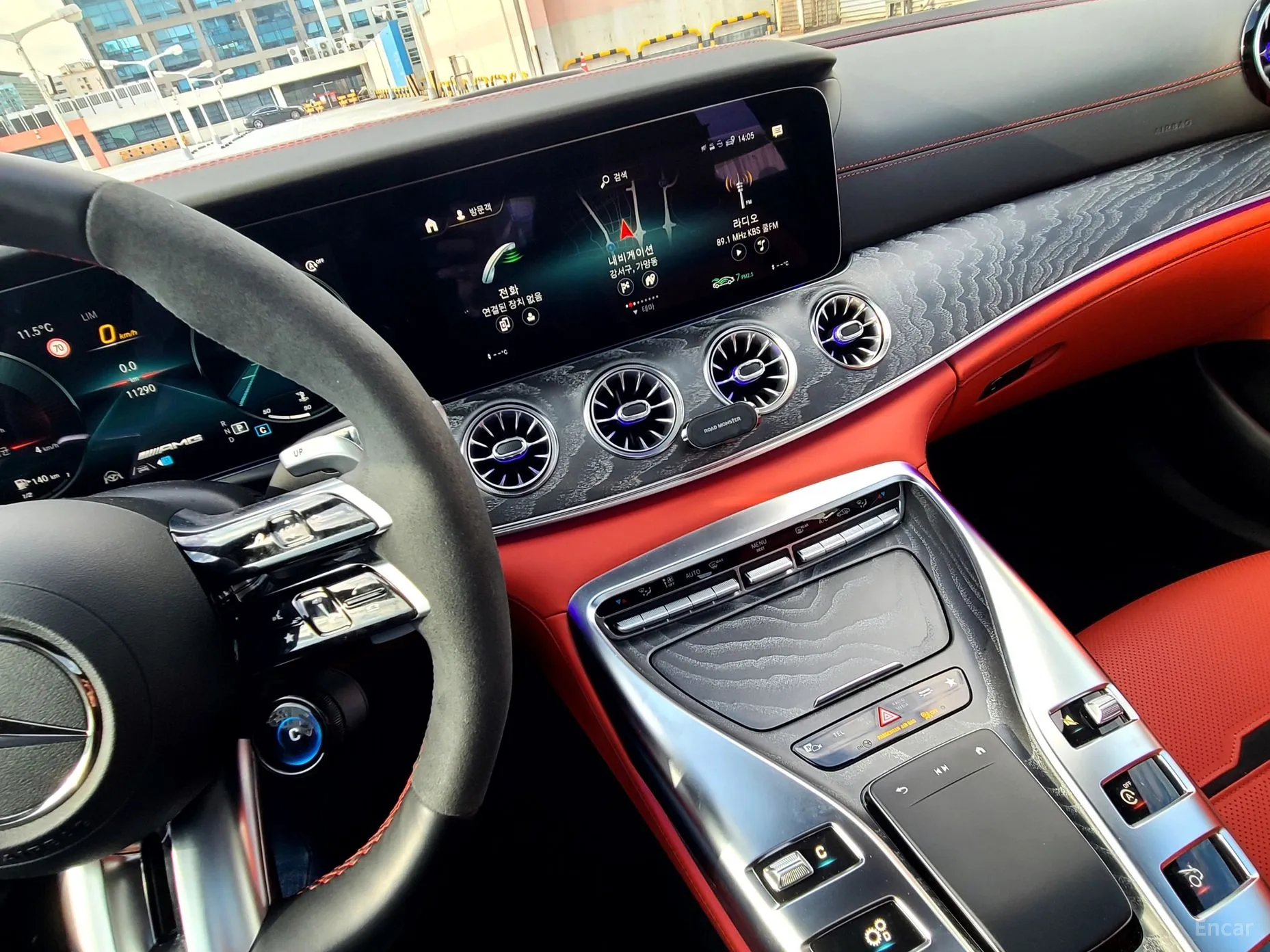 Mercedes Benz AMG GT превью 15