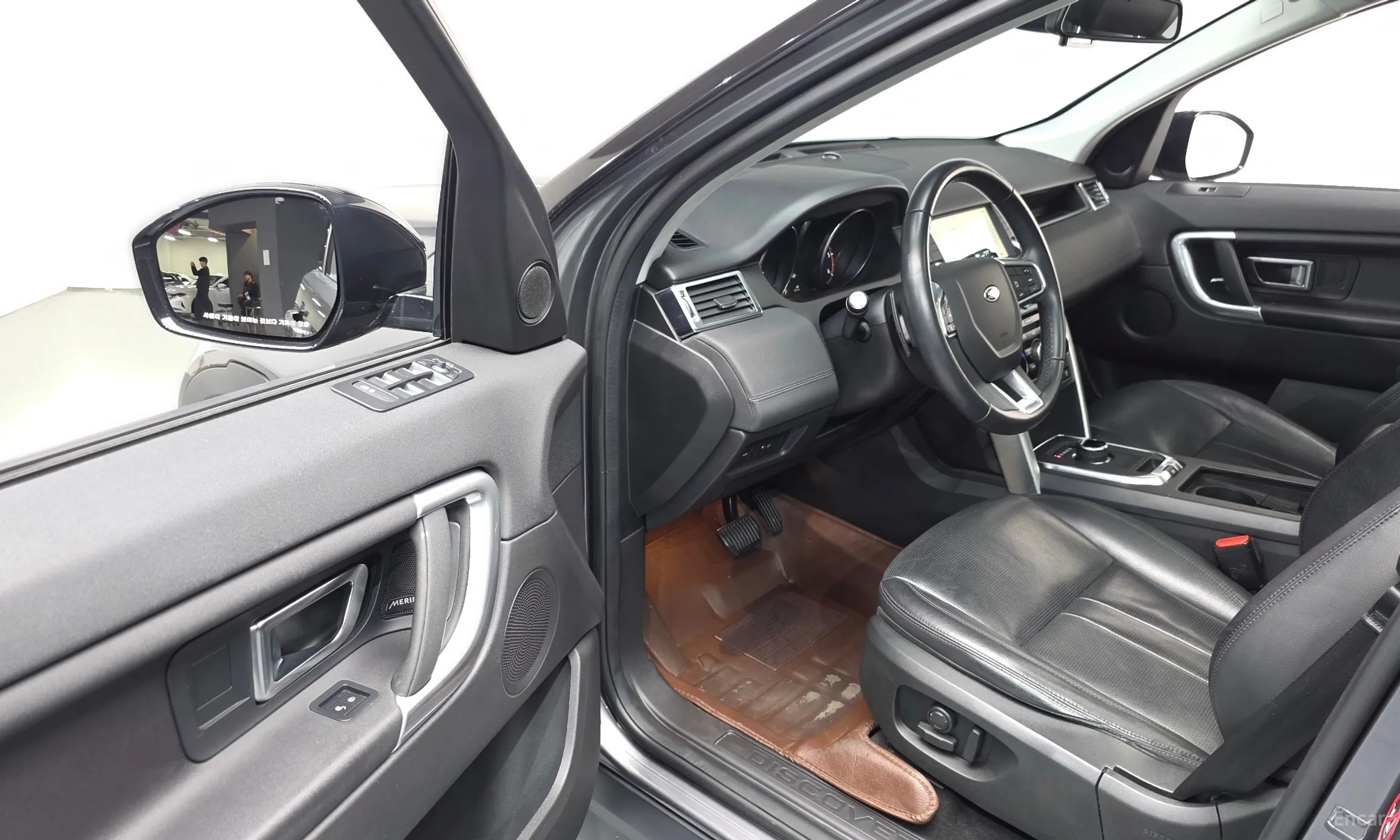 Land Rover Discovery Sports превью 11