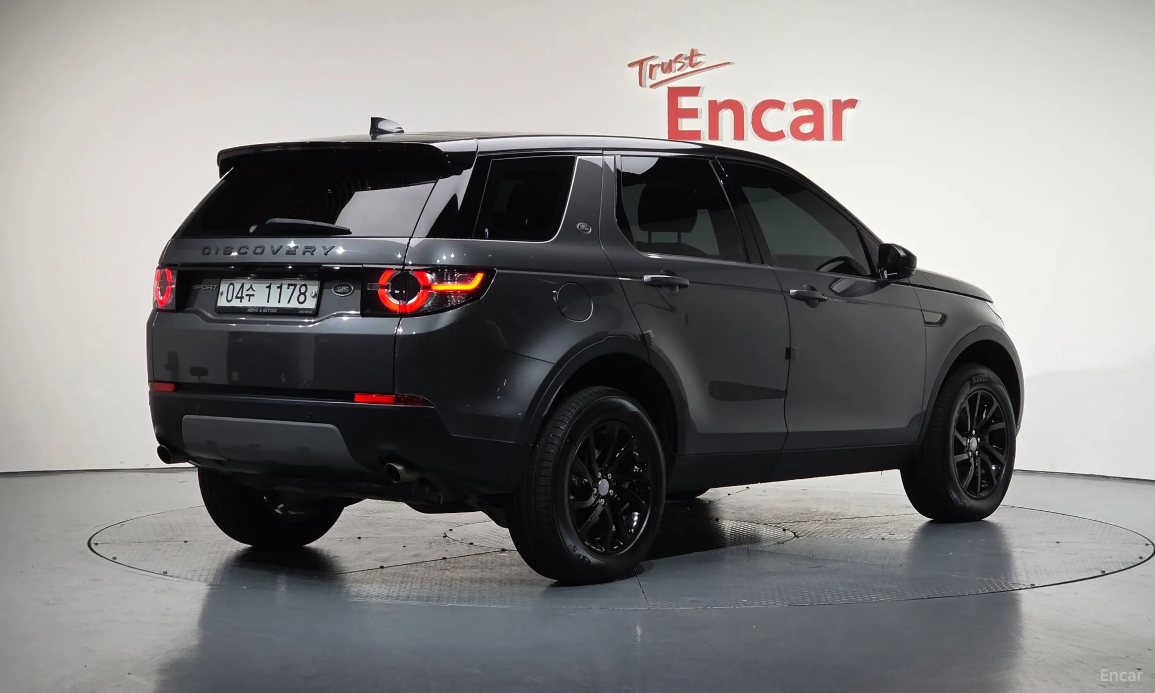 Land Rover Discovery Sports превью 2