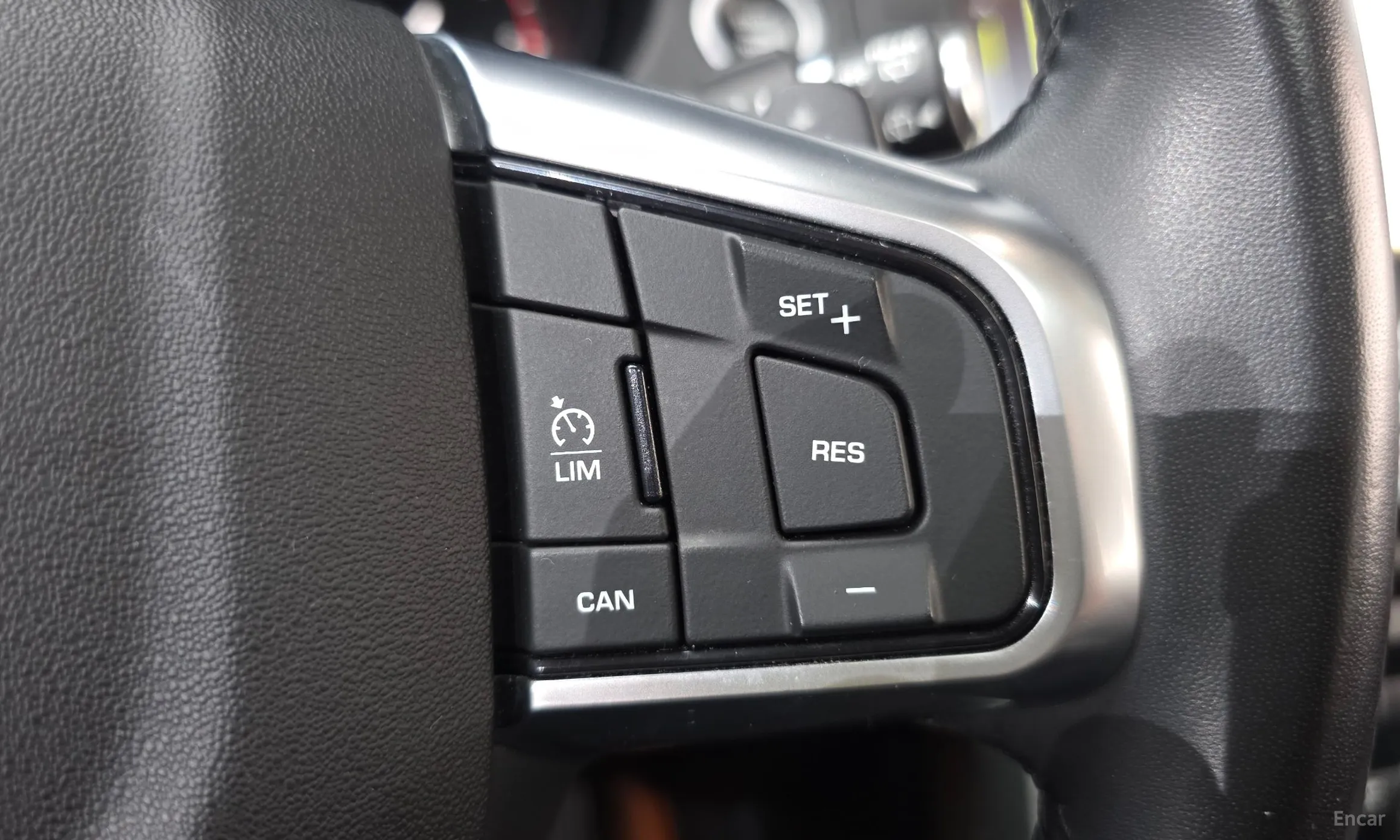 Land Rover Discovery Sports превью 17