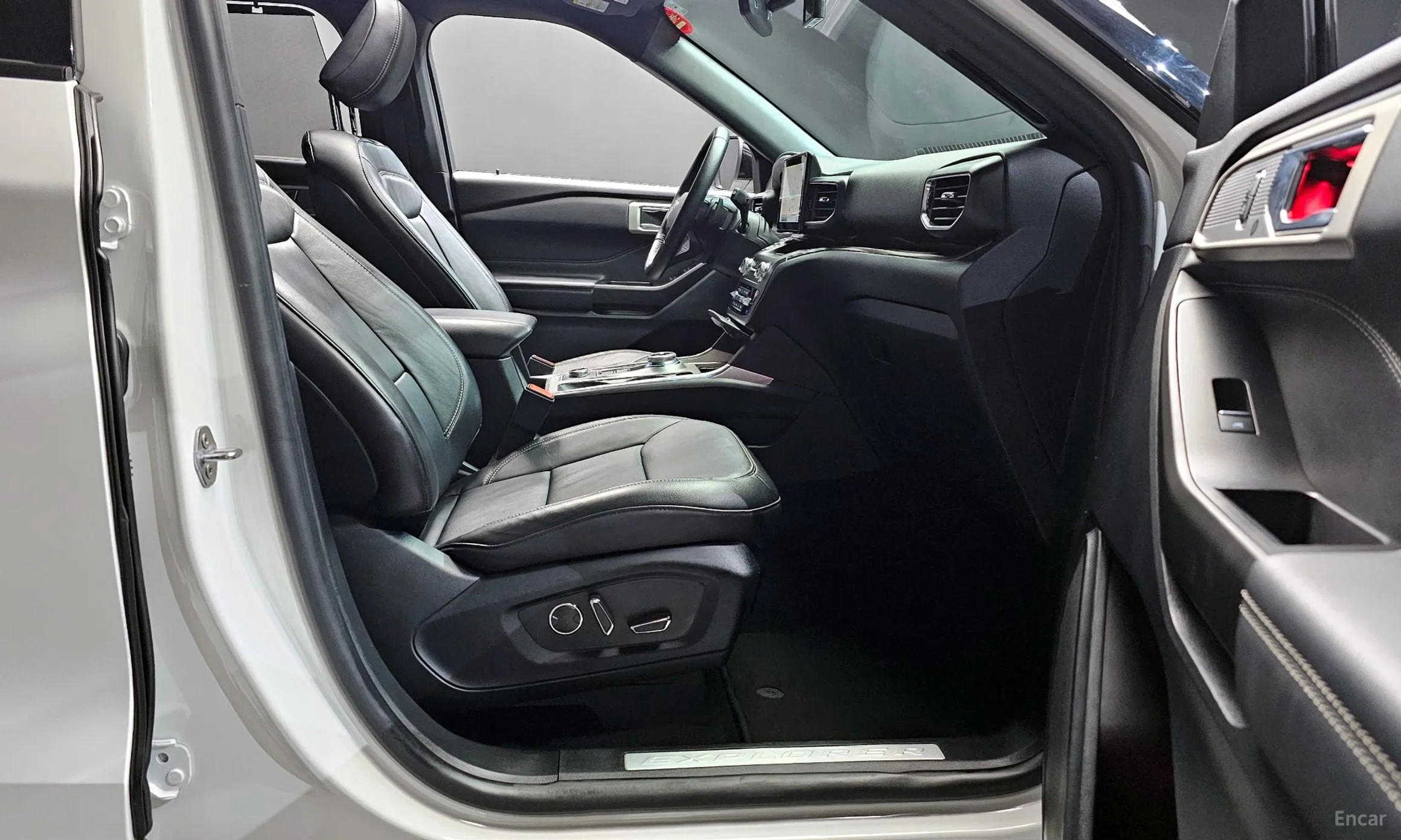 Ford Explorer 6th Generation превью 10