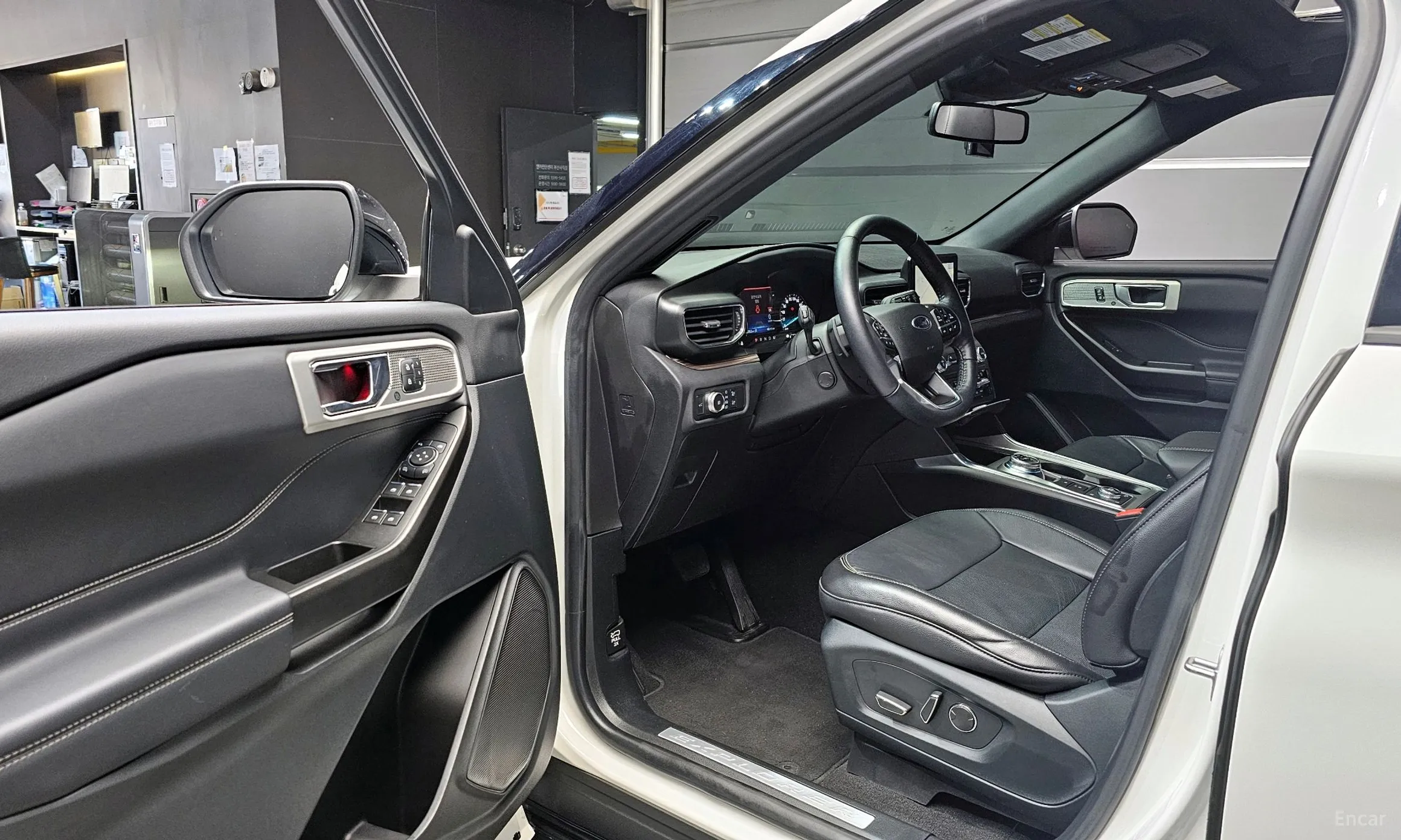 Ford Explorer 6th Generation превью 11