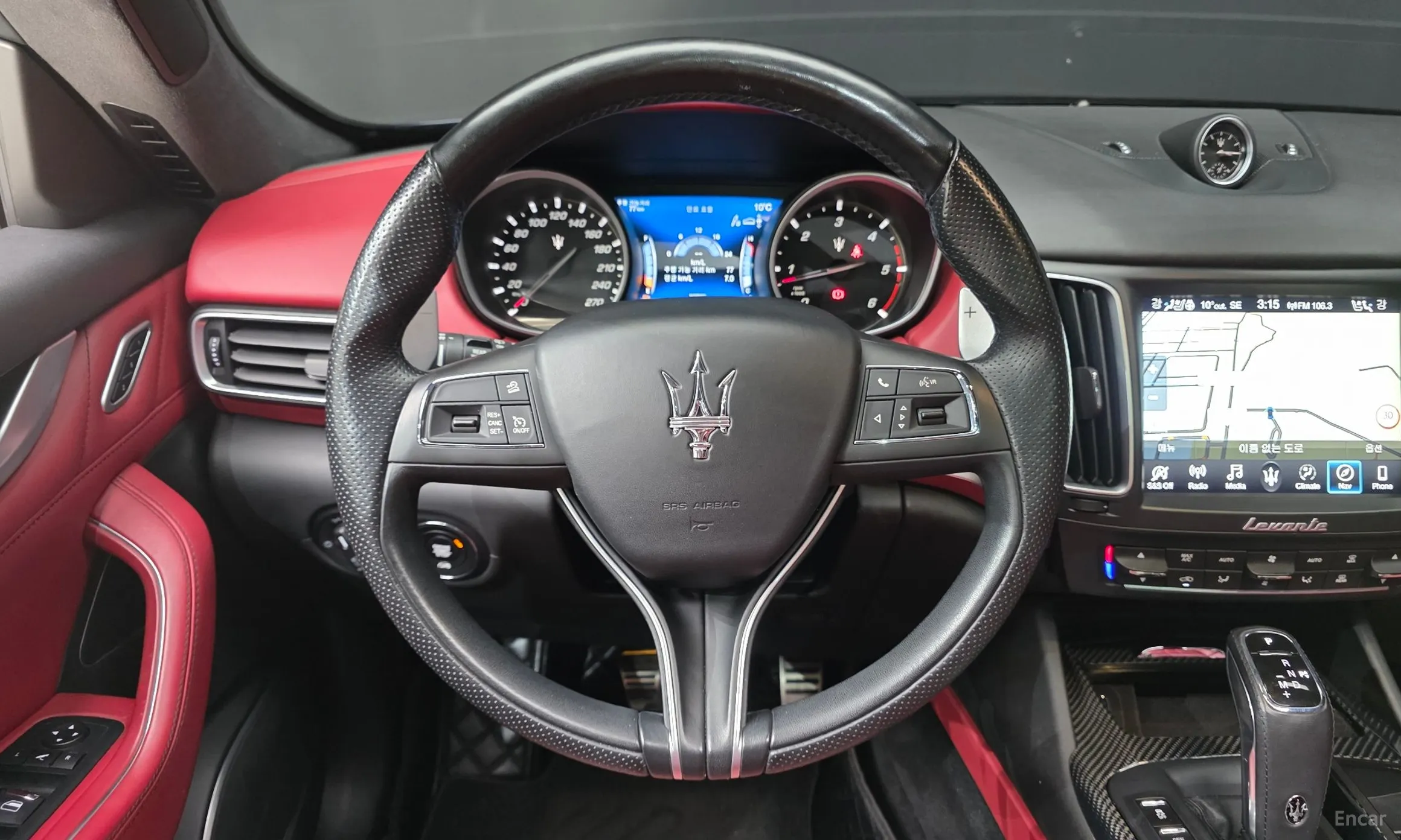 Maserati Levante превью 13