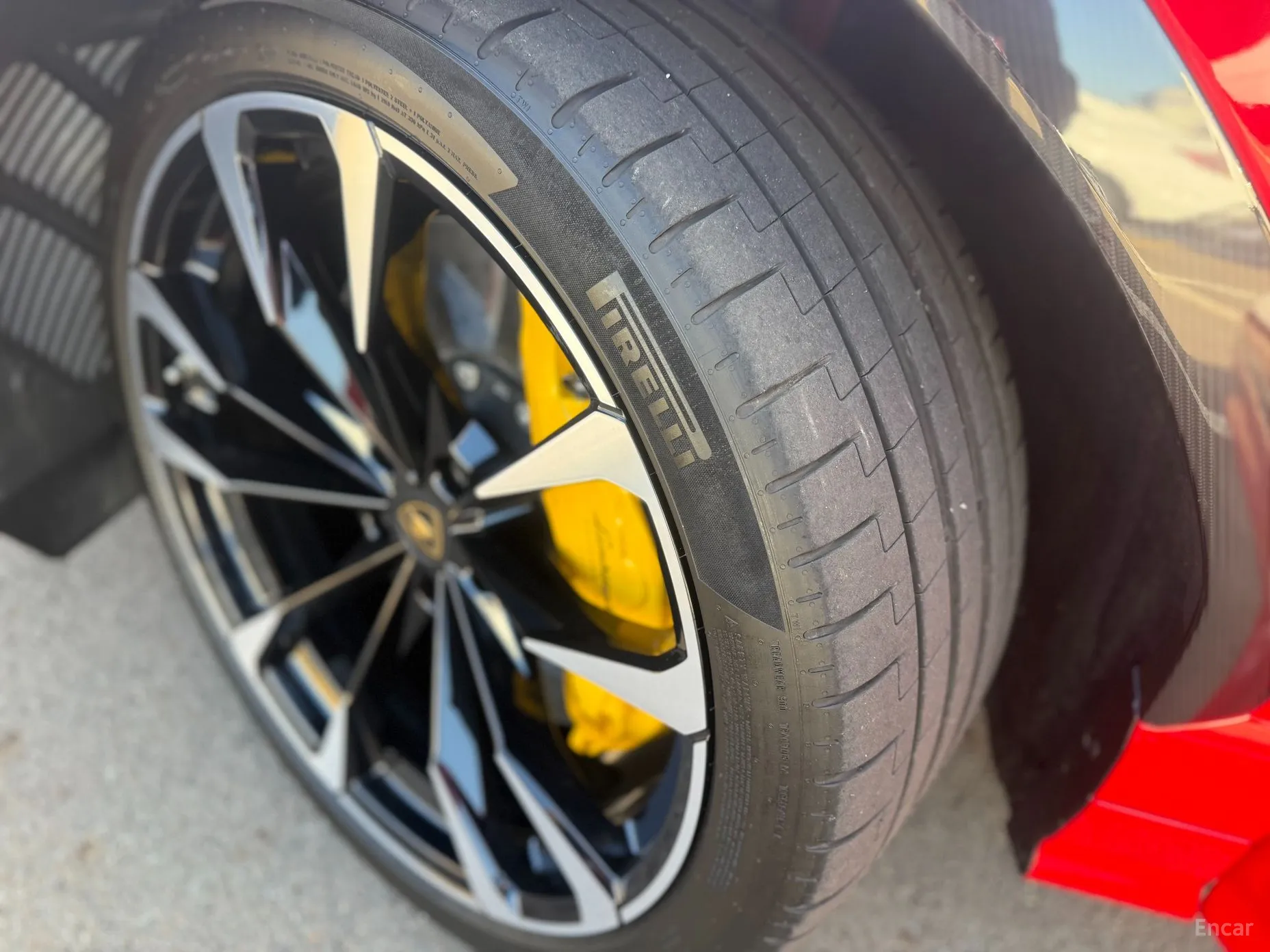 Lamborghini Urus превью 20