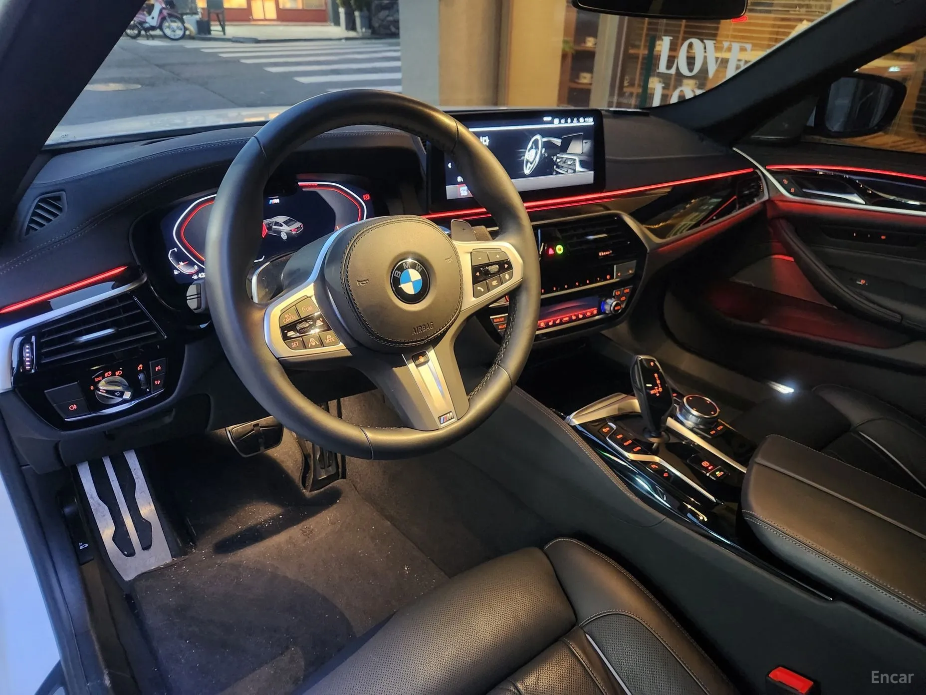 BMW 5 Series (G30) превью 7