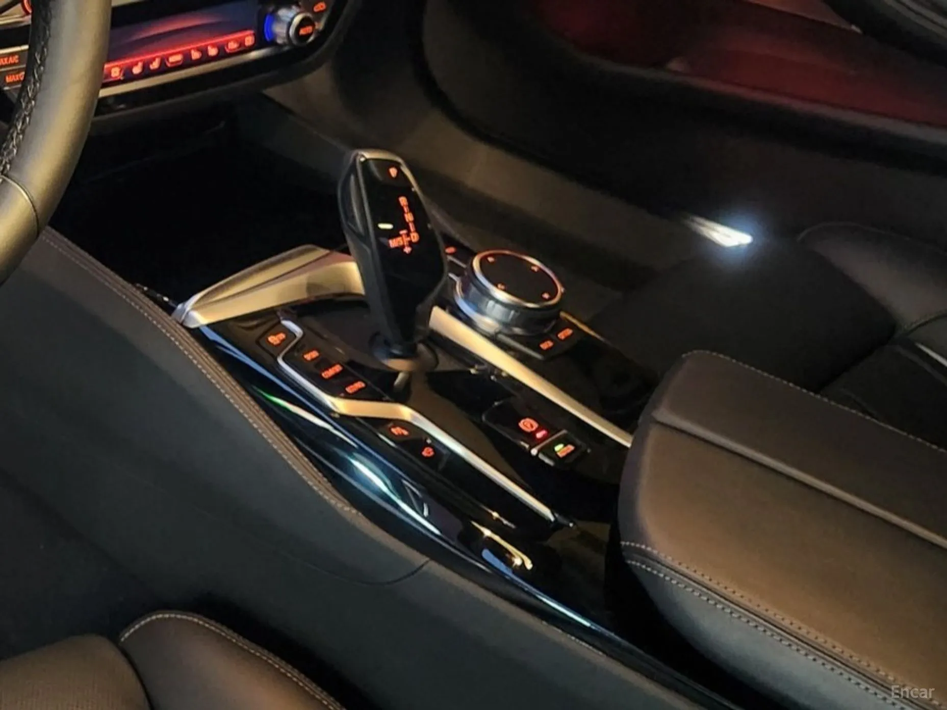 BMW 5 Series (G30) превью 9