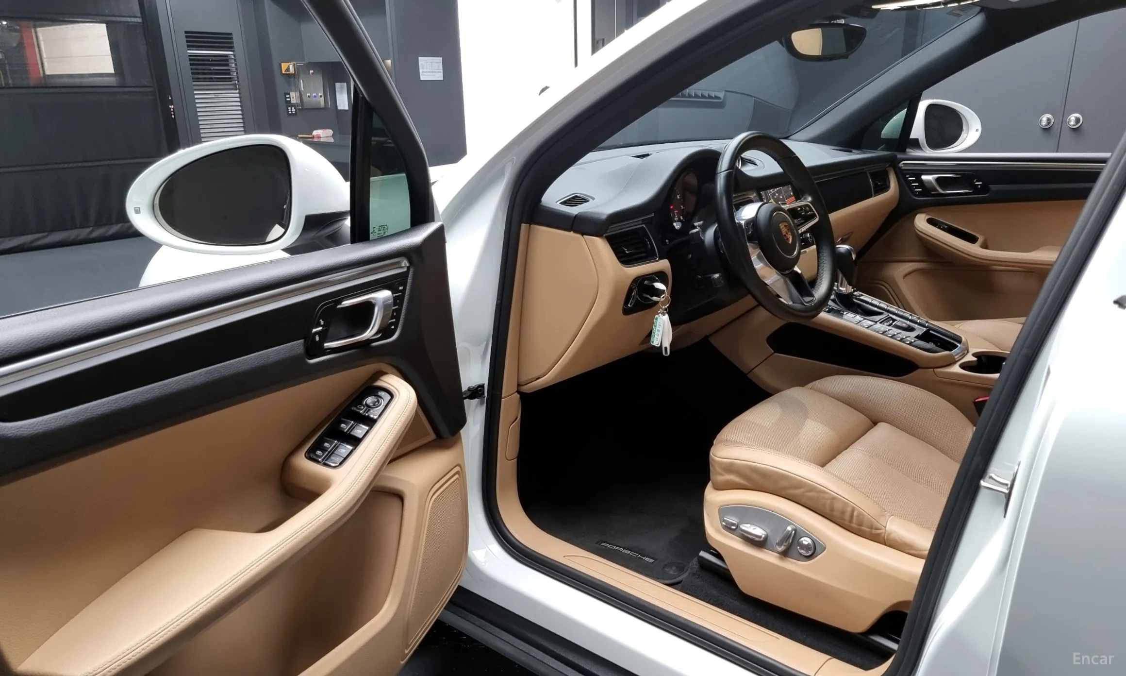 Porsche Macan превью 10