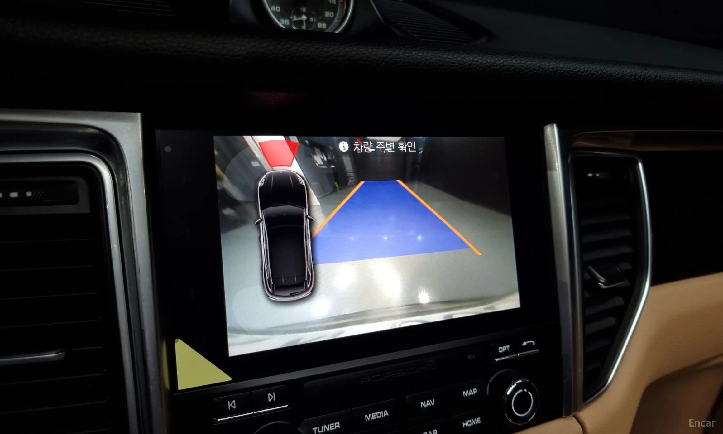 Porsche Macan превью 15