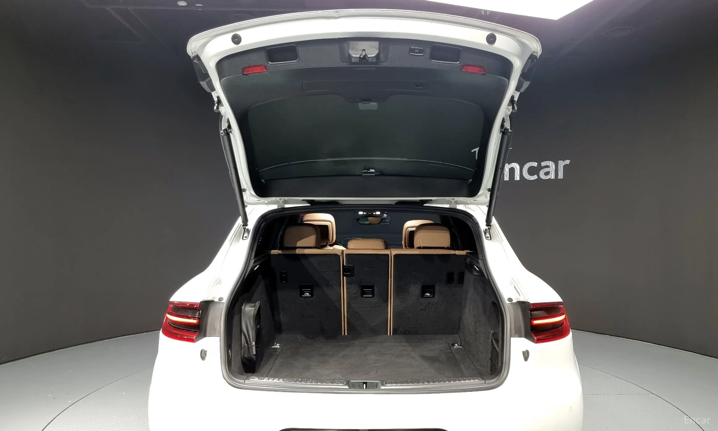 Porsche Macan превью 20