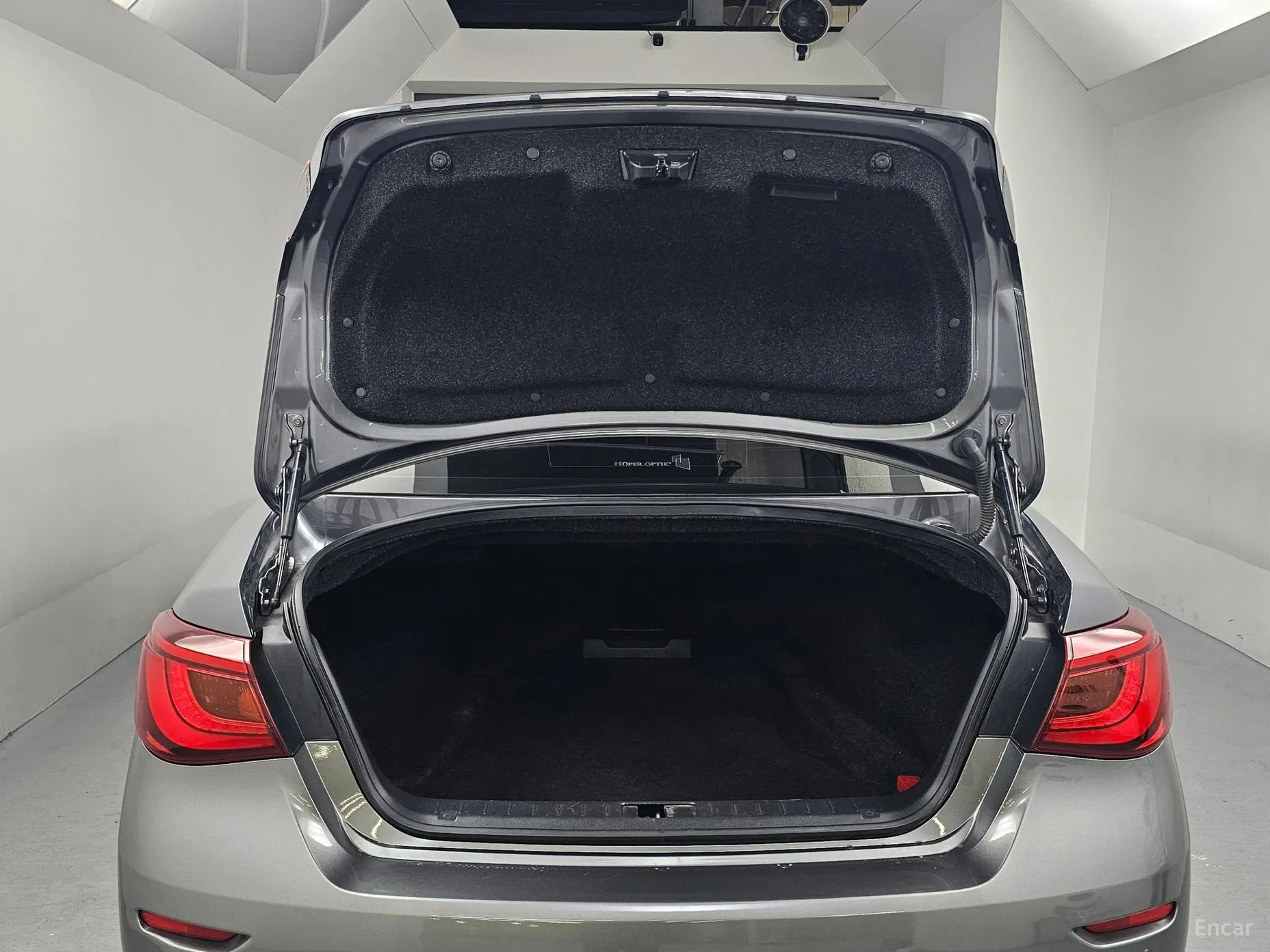 Infiniti Q70 превью 20