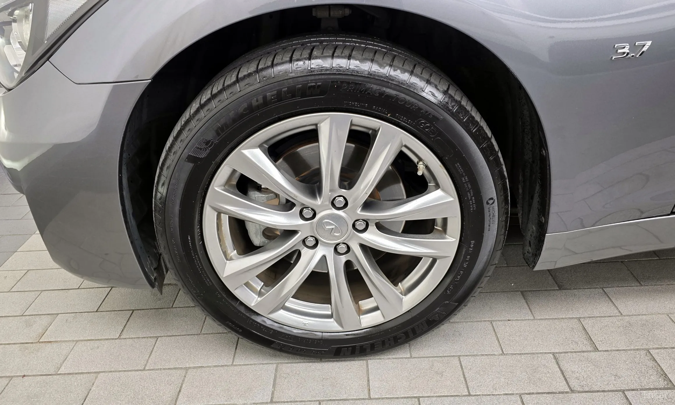 Infiniti Q70 превью 5