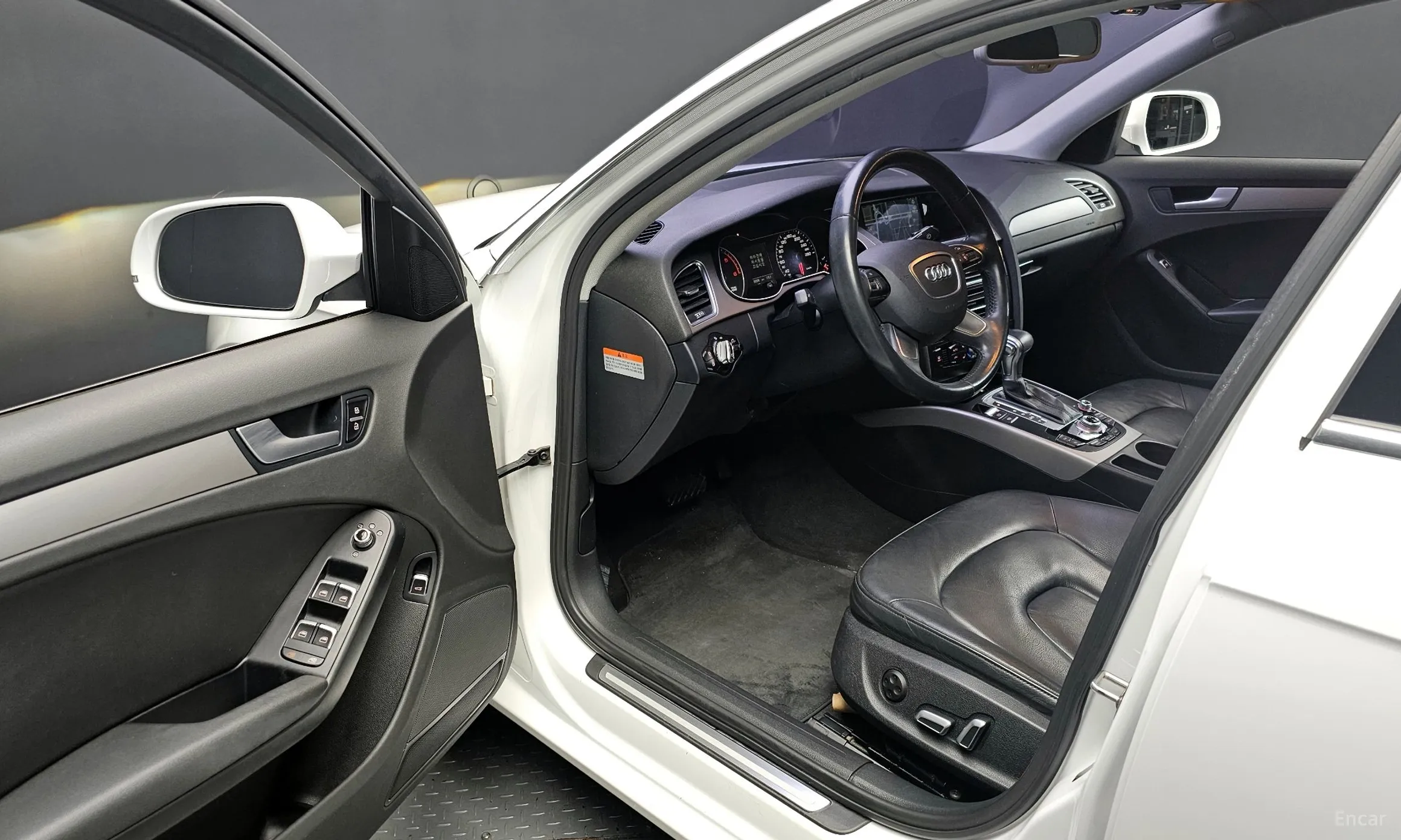 Audi New A4 превью 11
