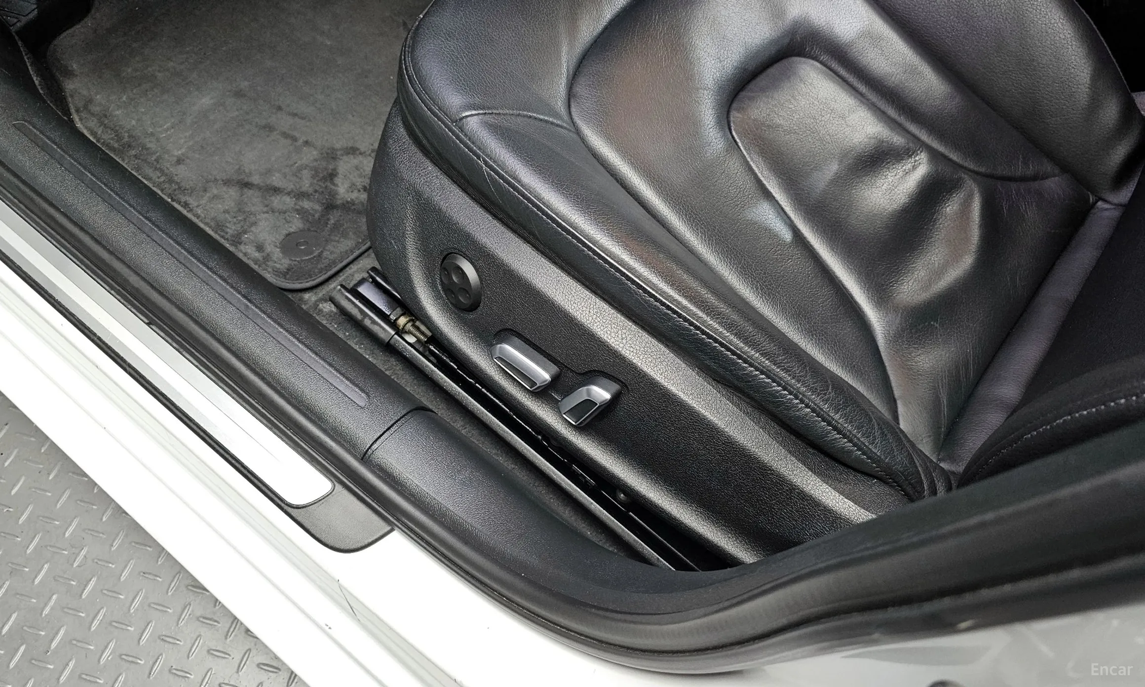 Audi New A4 превью 17