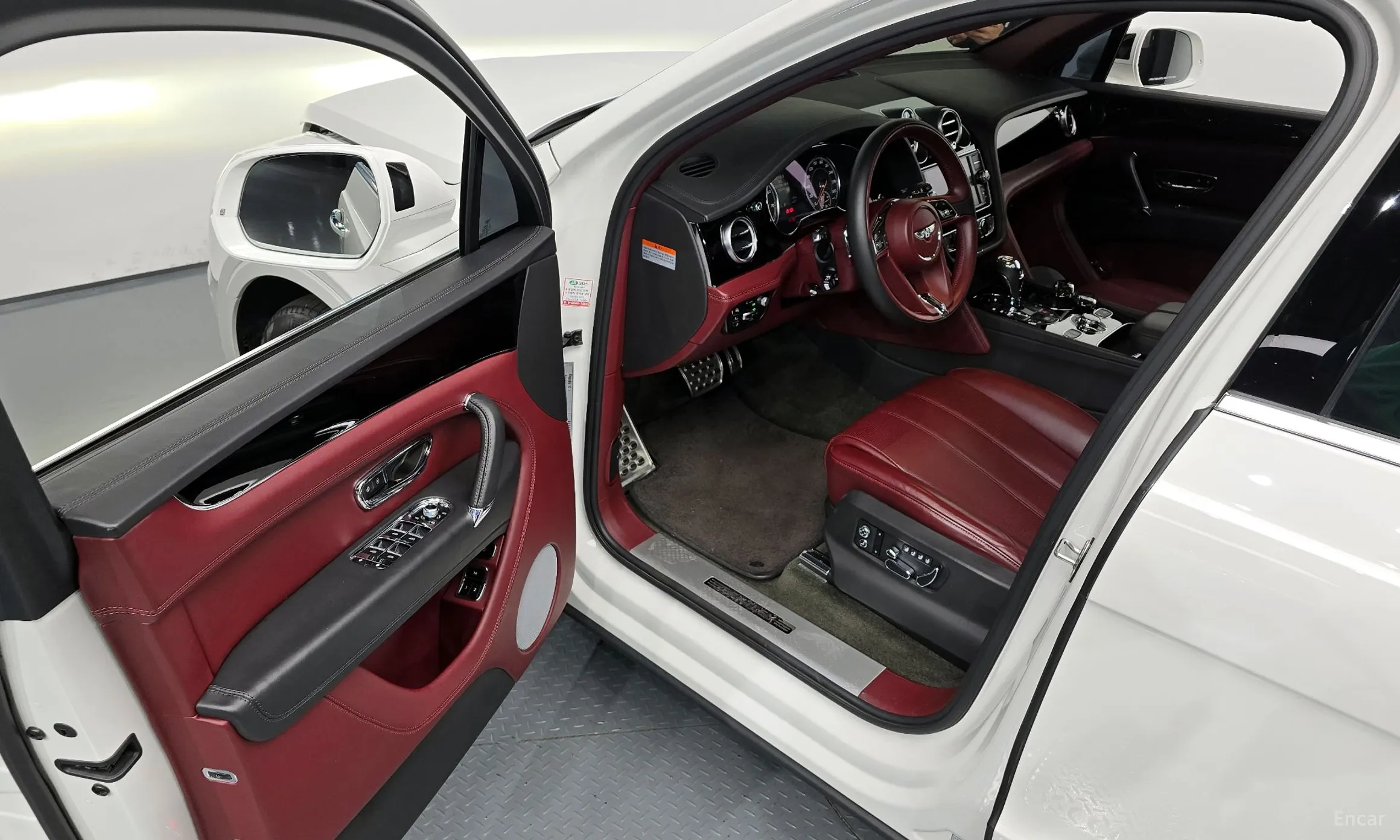 Bentley Bentayga превью 10