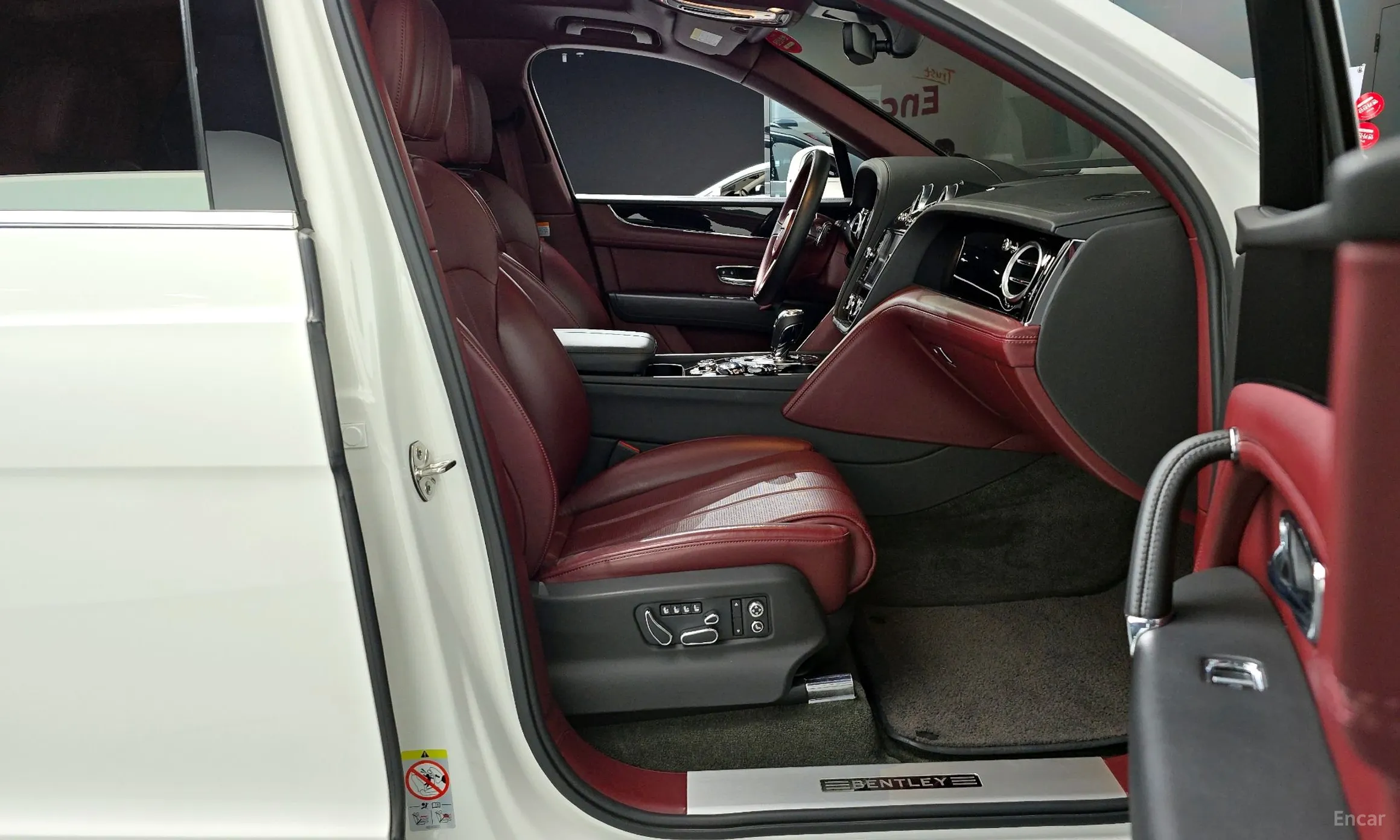 Bentley Bentayga превью 11