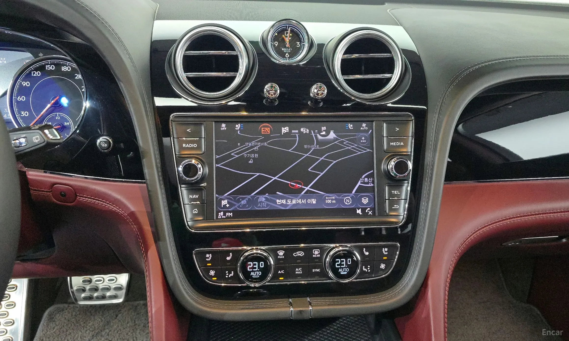 Bentley Bentayga превью 16