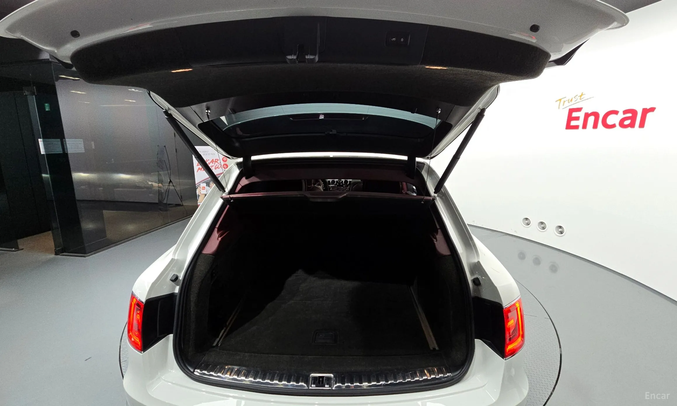 Bentley Bentayga превью 20