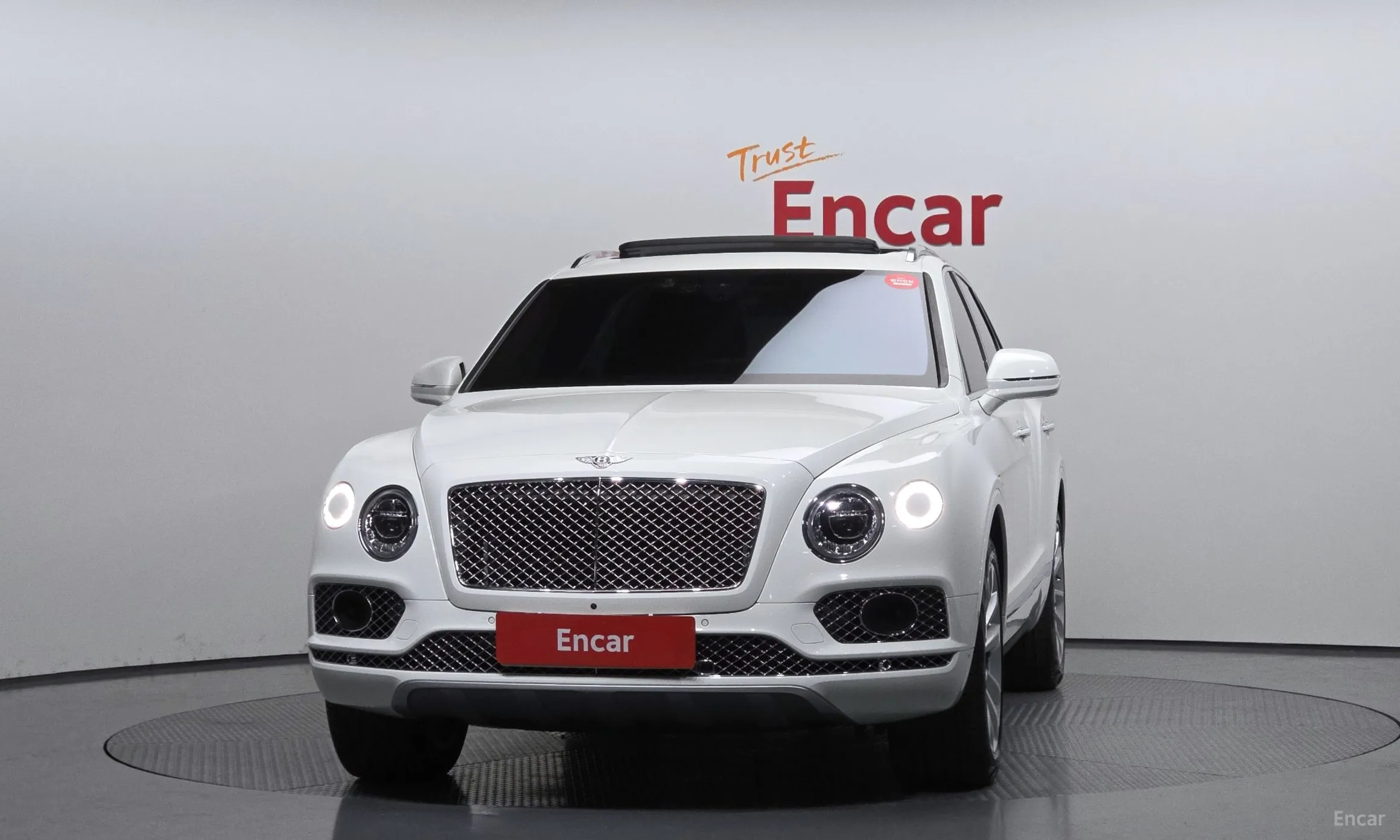 Bentley Bentayga превью 3