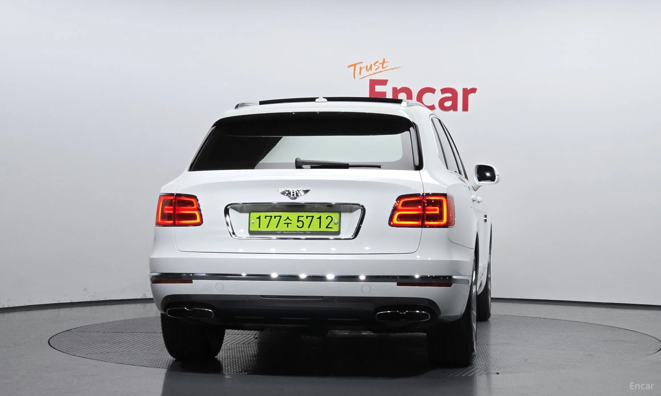 Bentley Bentayga превью 4