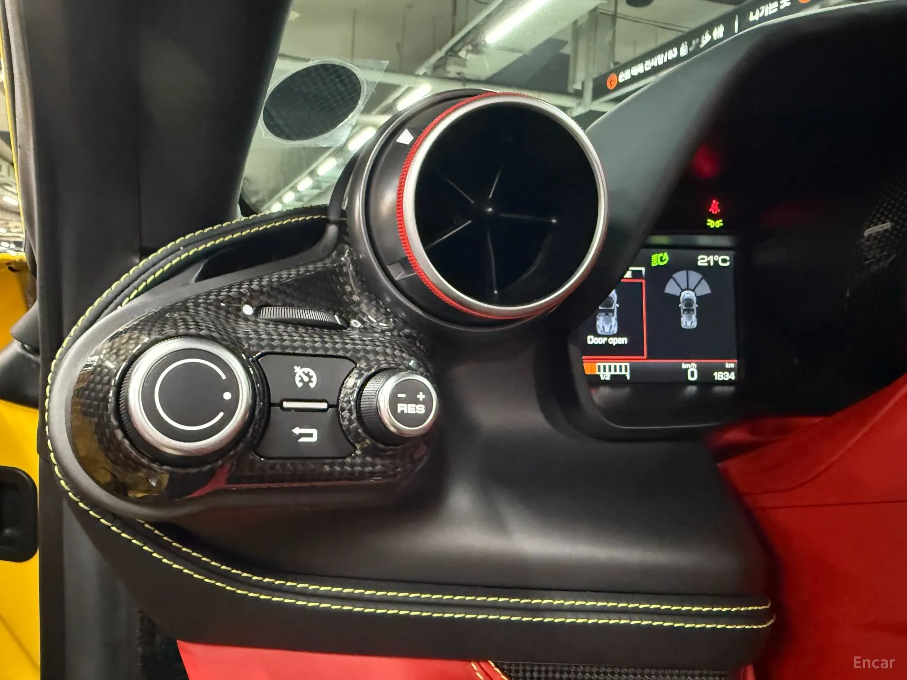 Ferrari F8 Spider превью 18