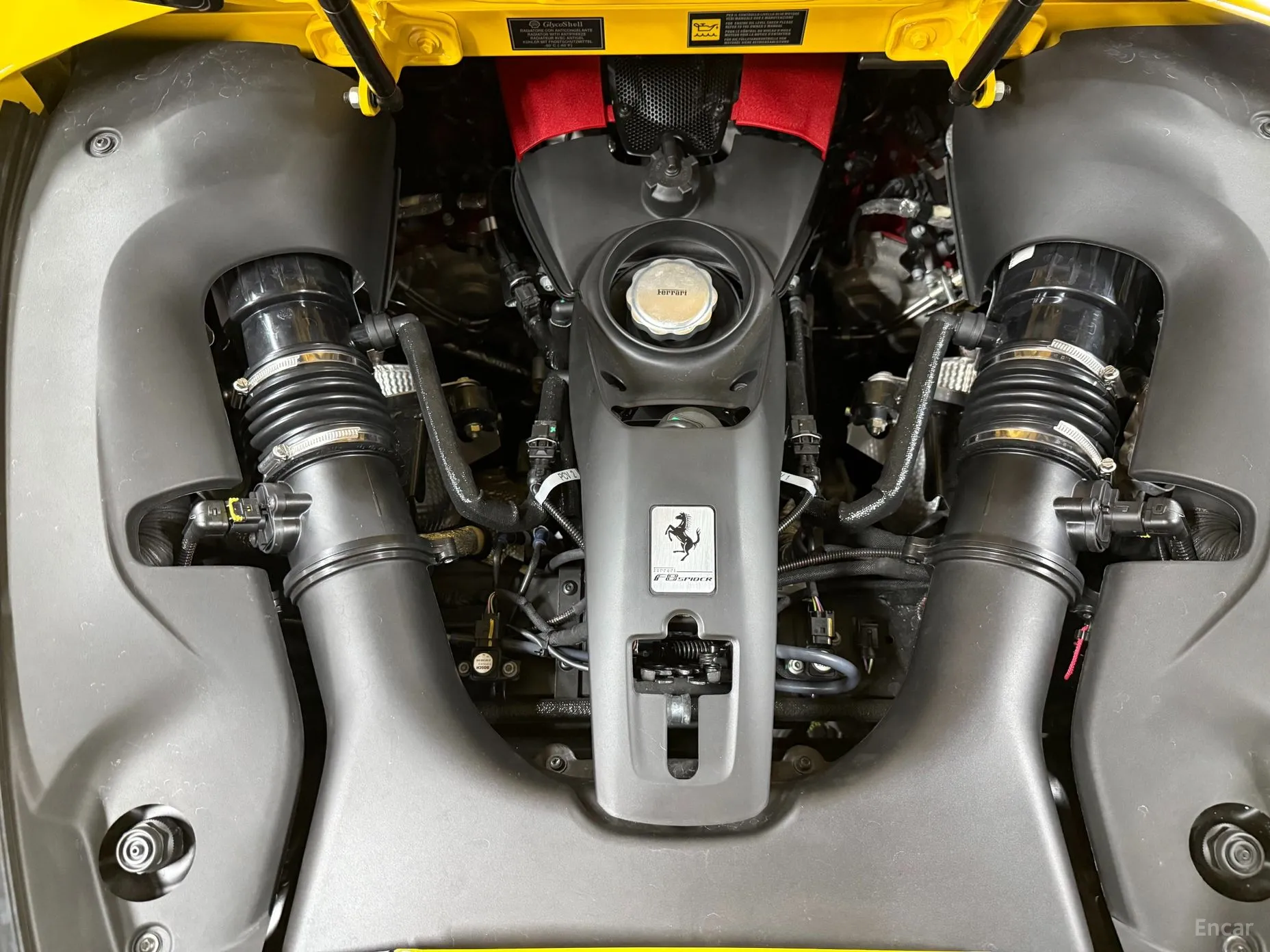 Ferrari F8 Spider превью 19