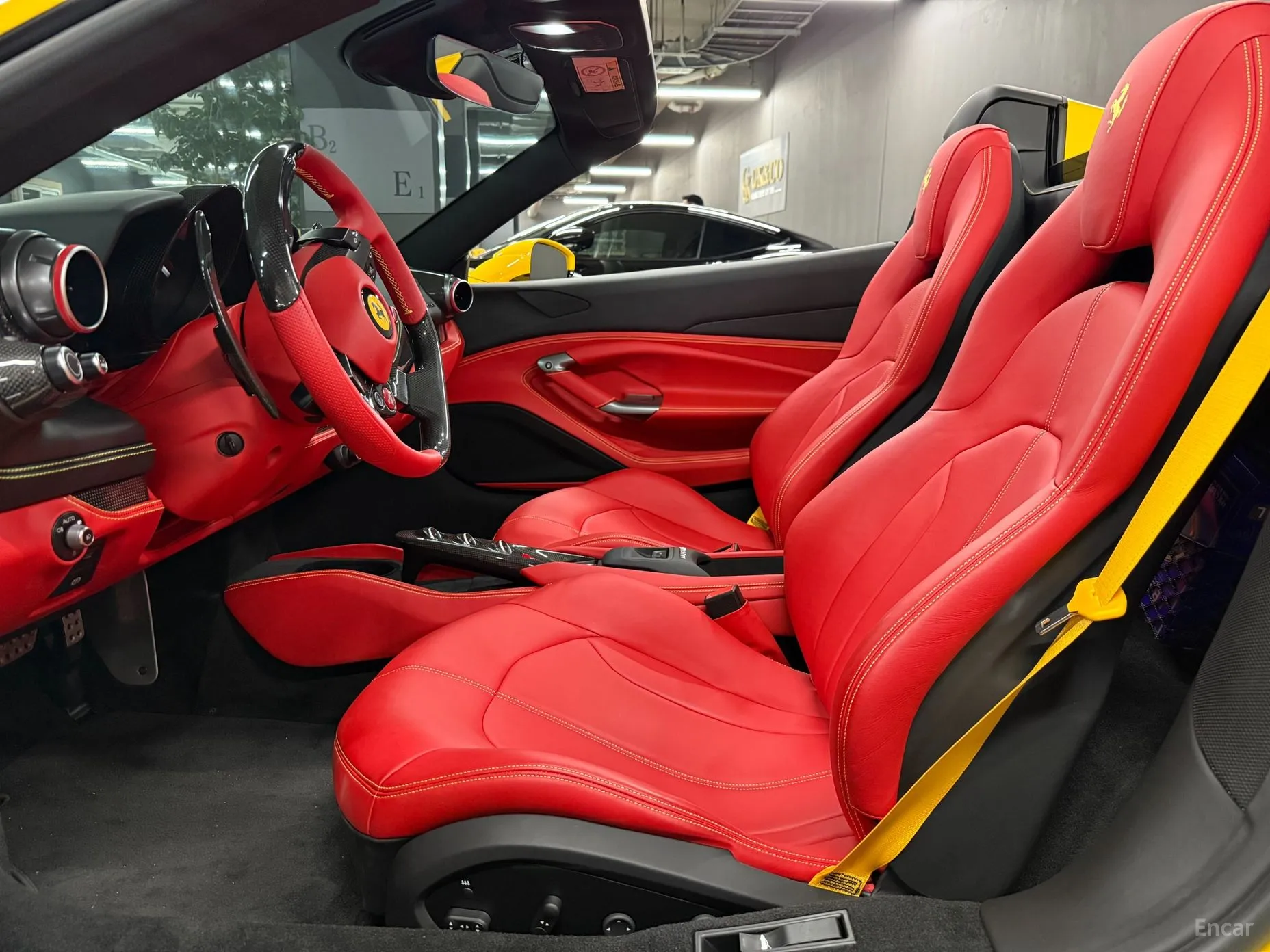 Ferrari F8 Spider превью 9