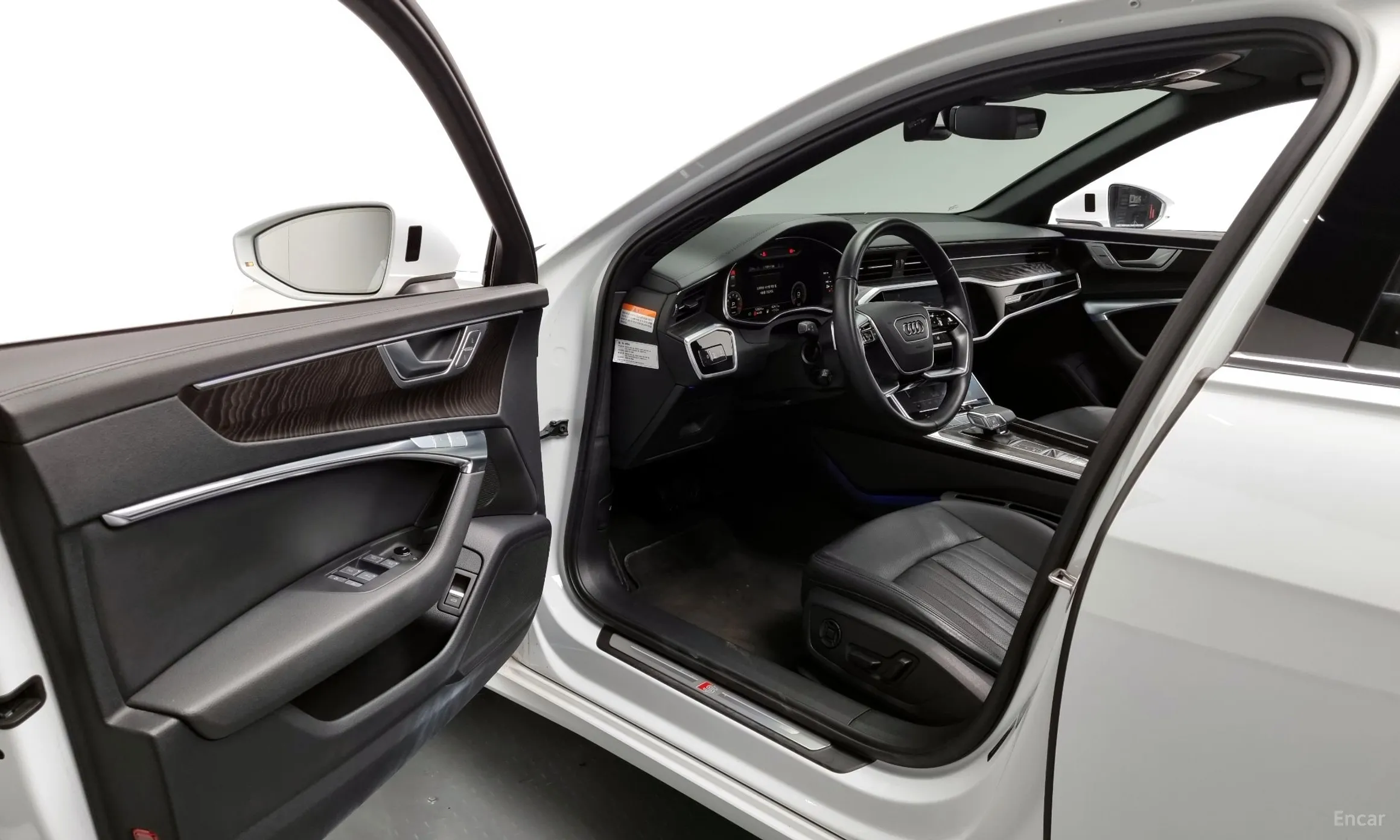 Audi A6 (C8) превью 10
