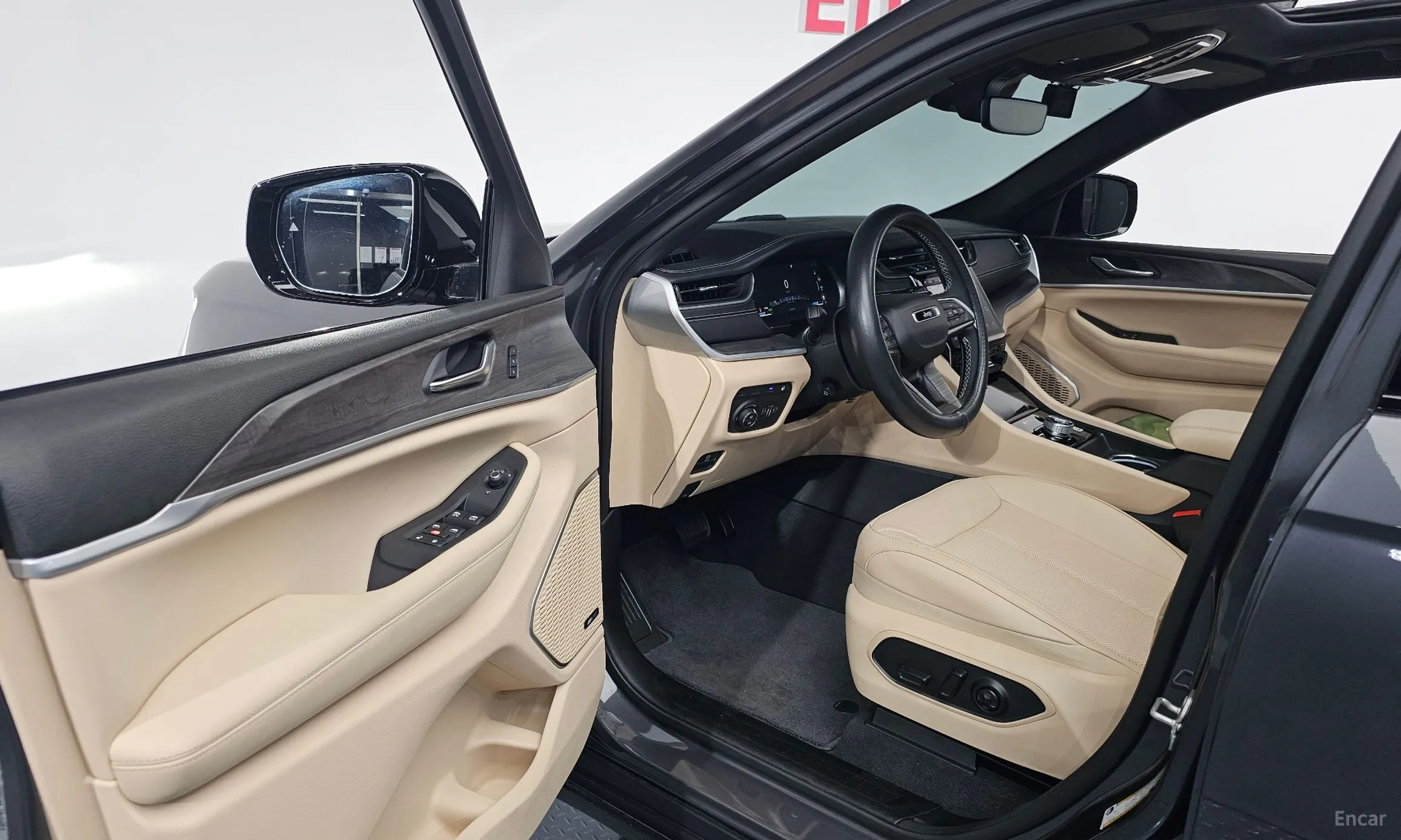 Jeep Grand Cherokee (WL) превью 10