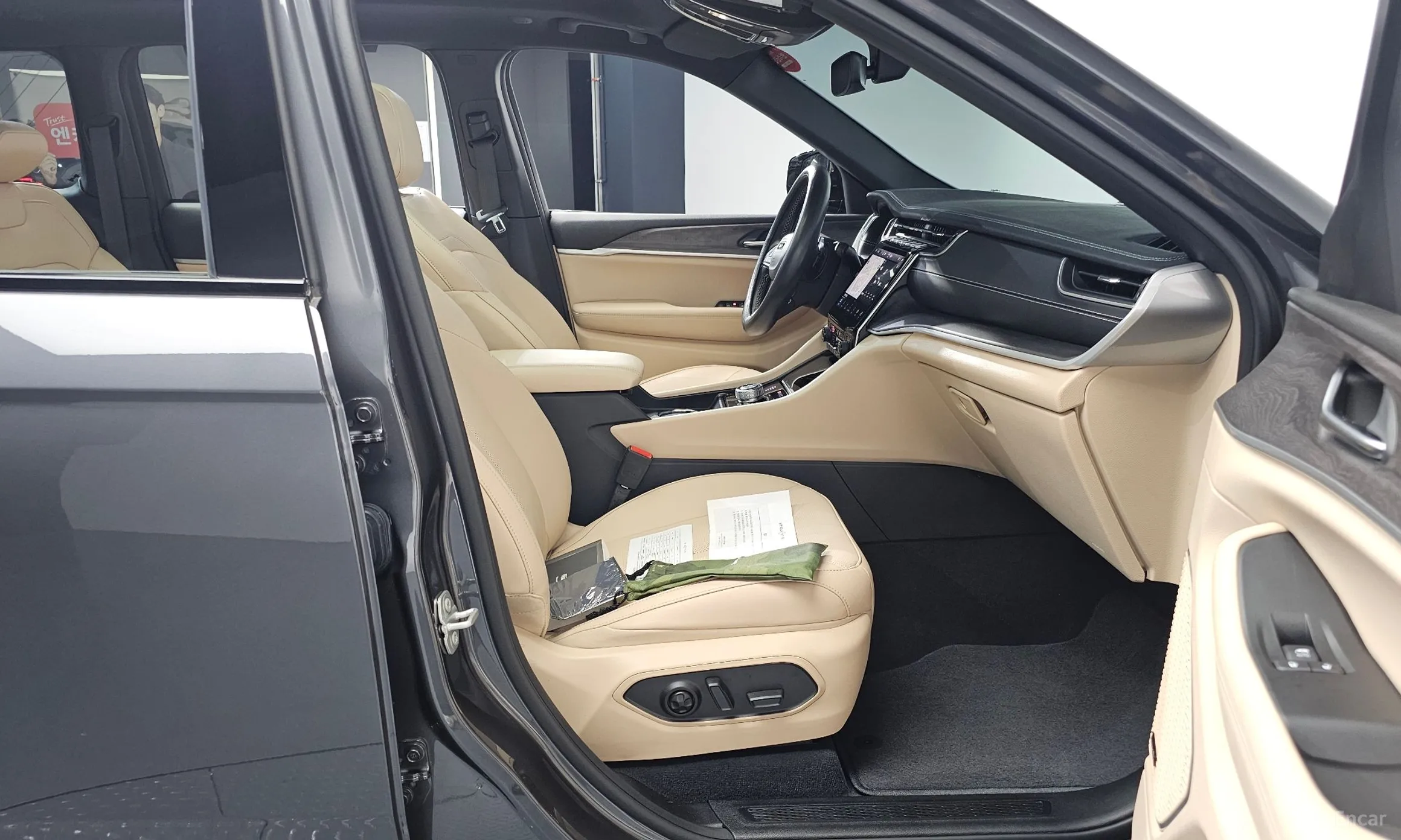 Jeep Grand Cherokee (WL) превью 11