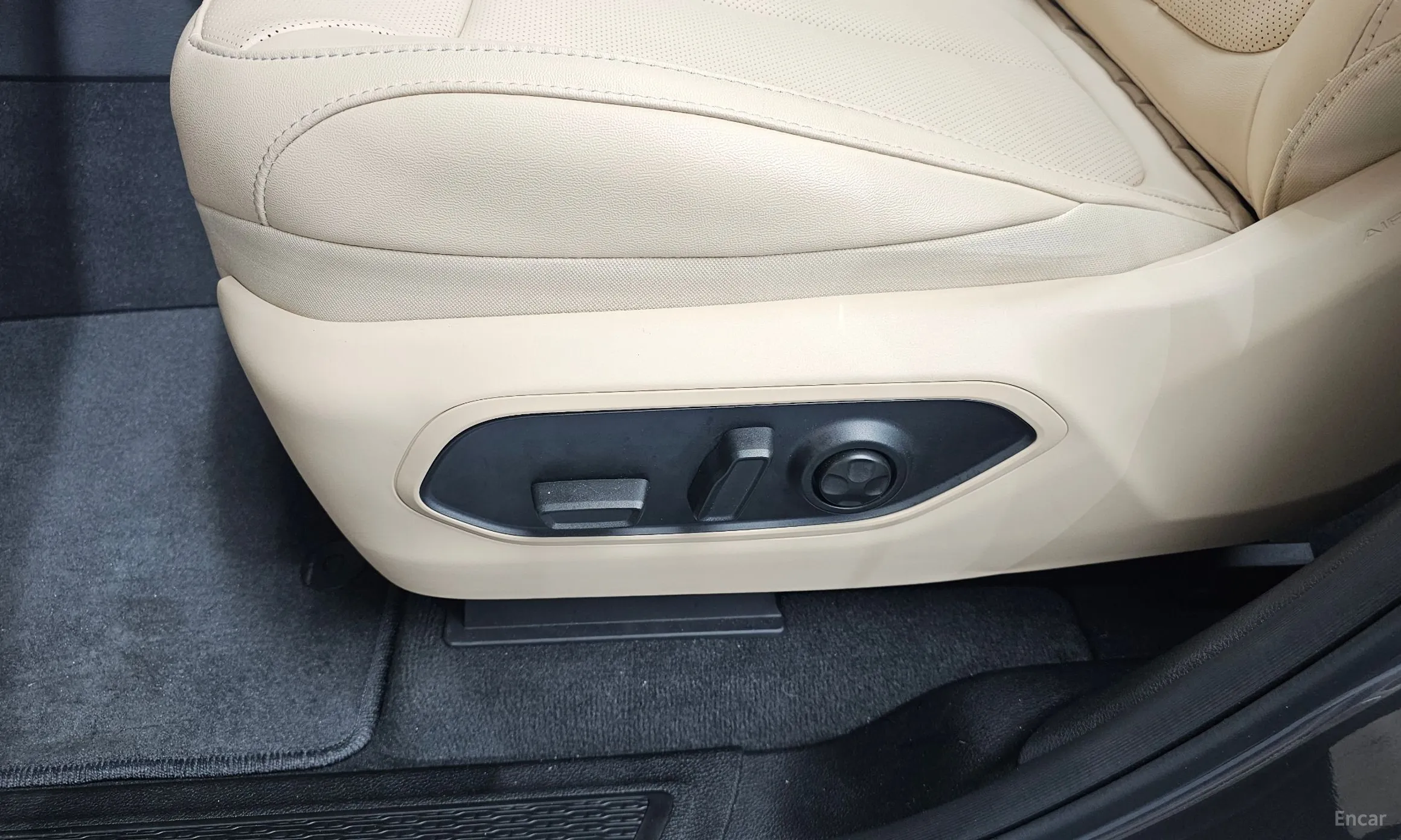 Jeep Grand Cherokee (WL) превью 17