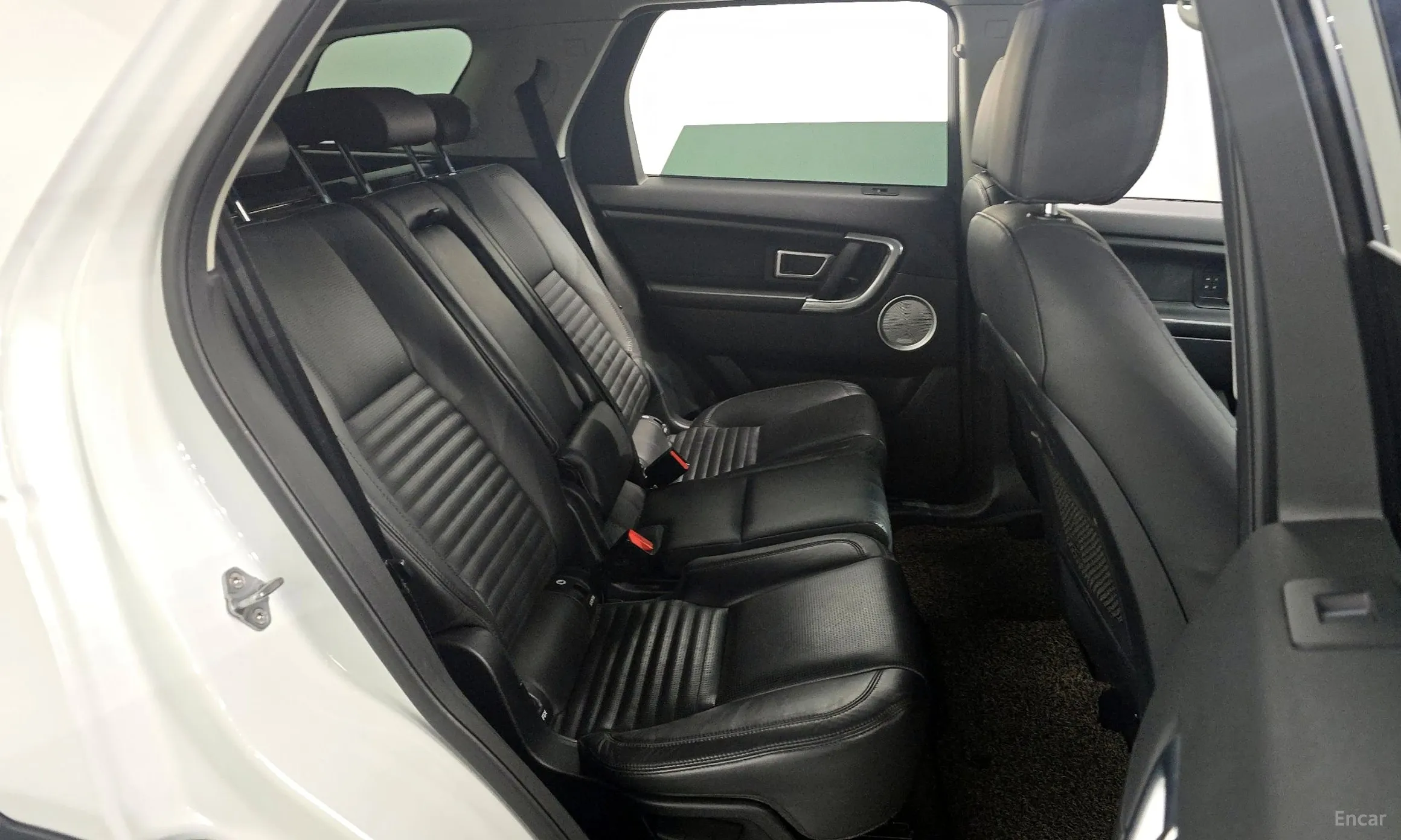 Land Rover Discovery Sports превью 12