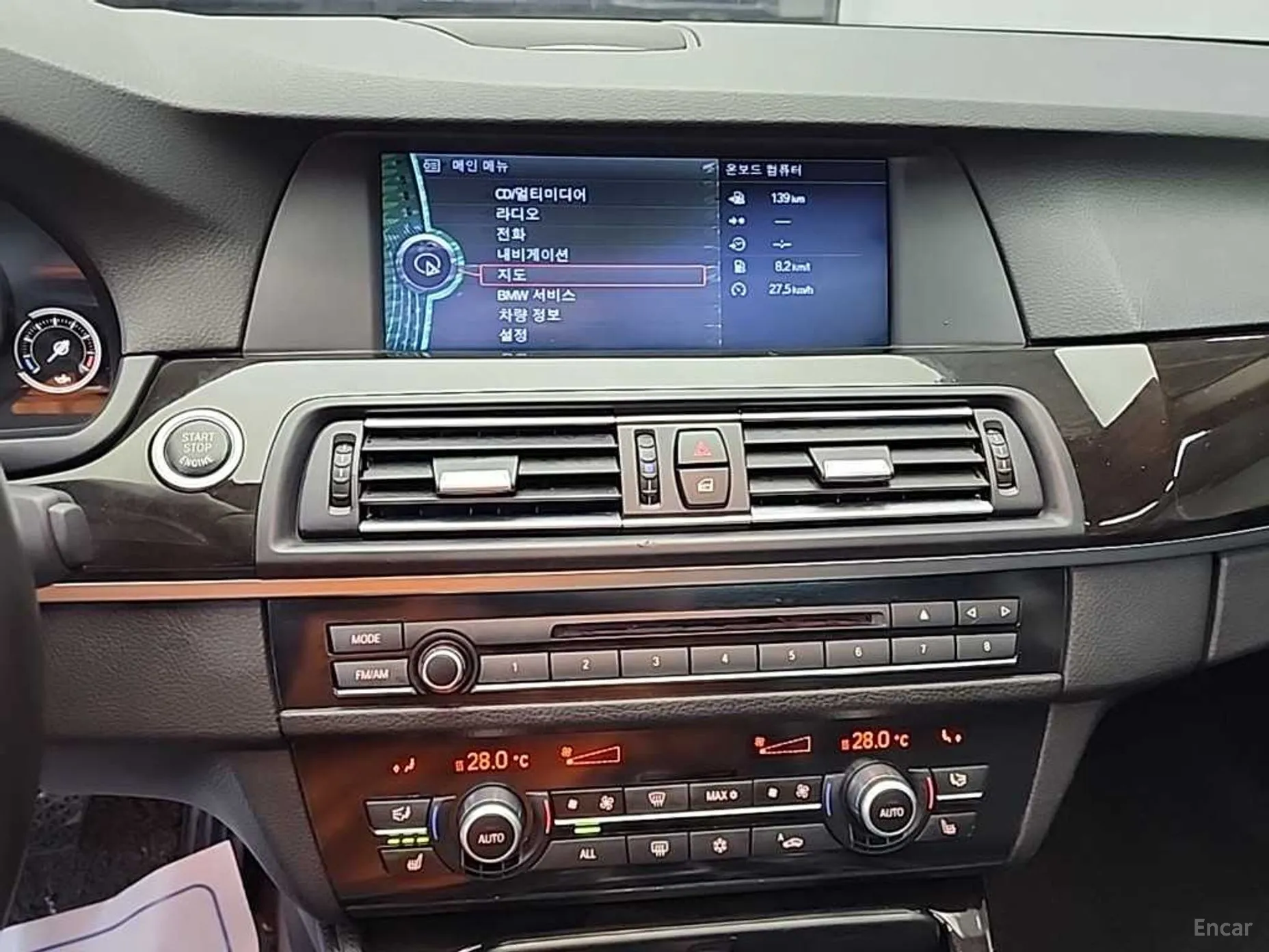 BMW 5 Series (F10) превью 10
