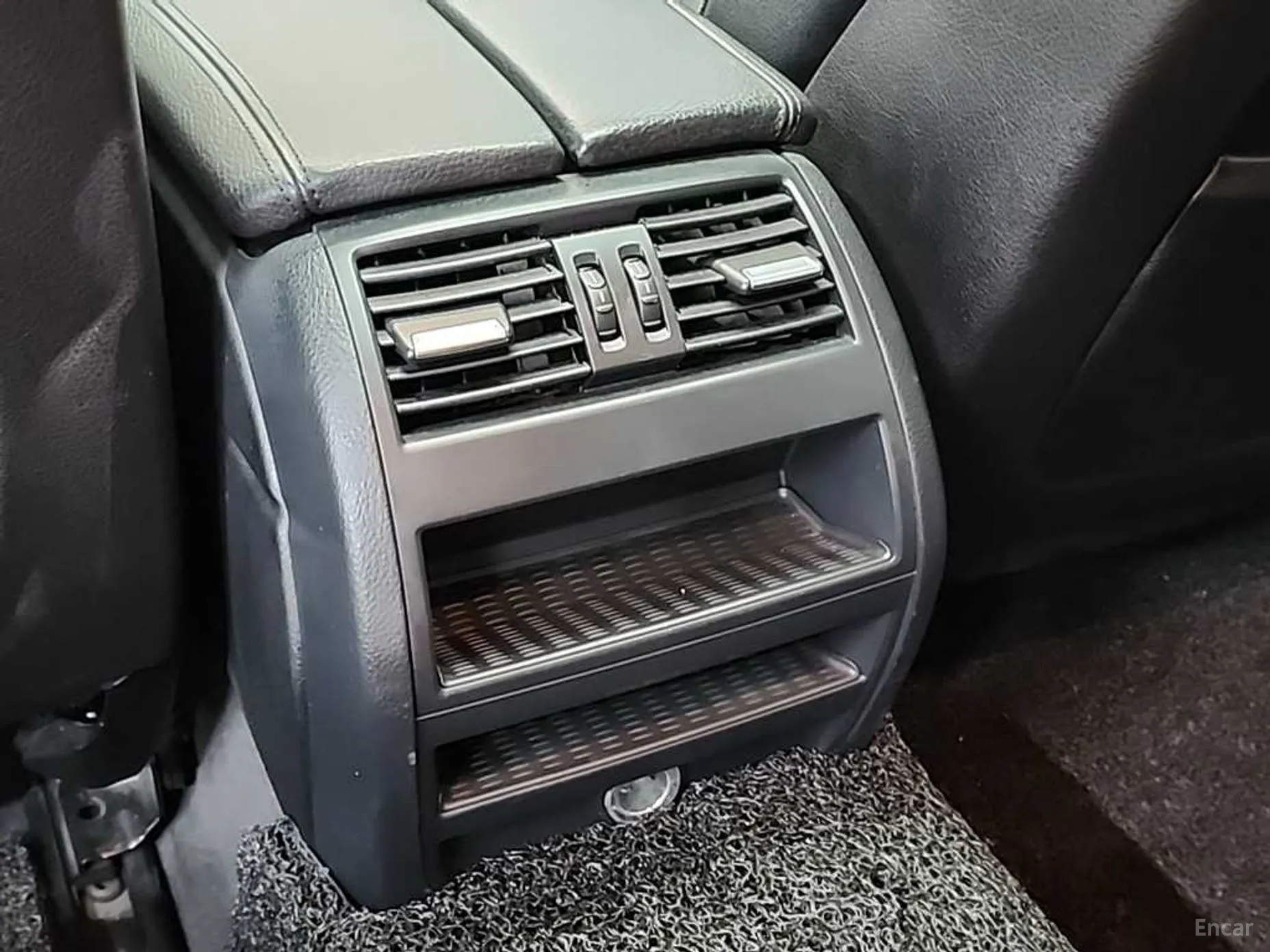 BMW 5 Series (F10) превью 13