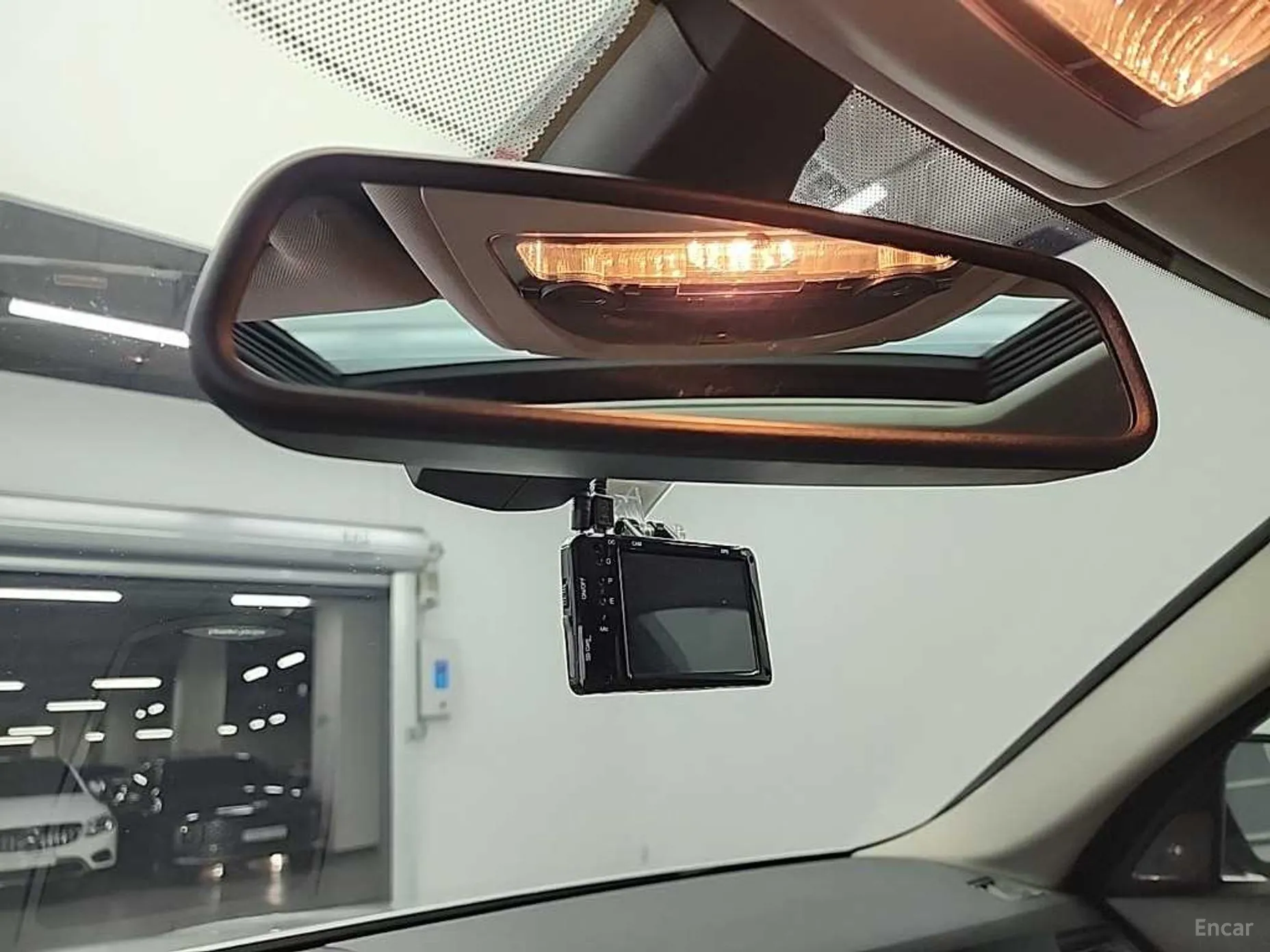 BMW 5 Series (F10) превью 17