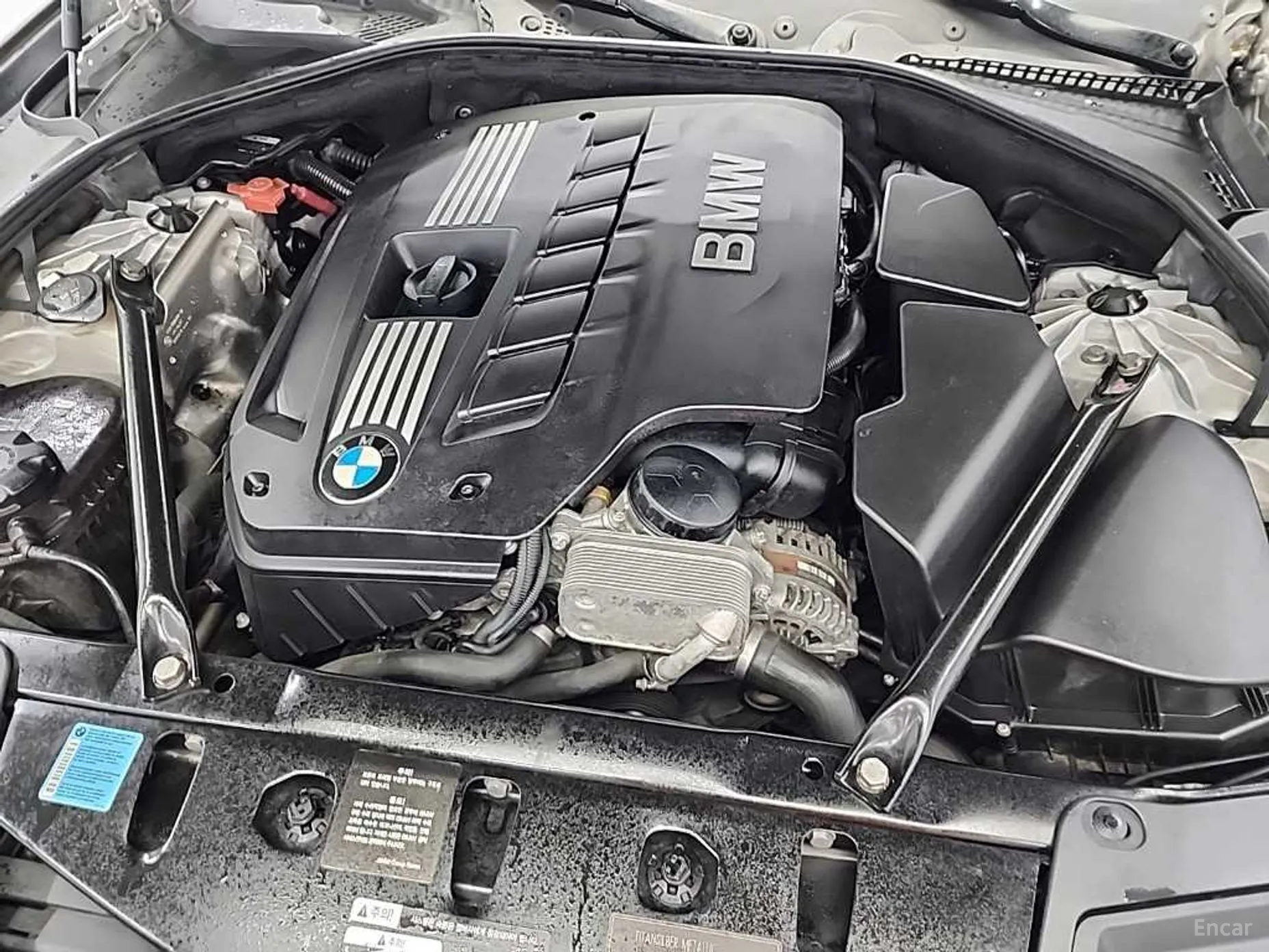 BMW 5 Series (F10) превью 5