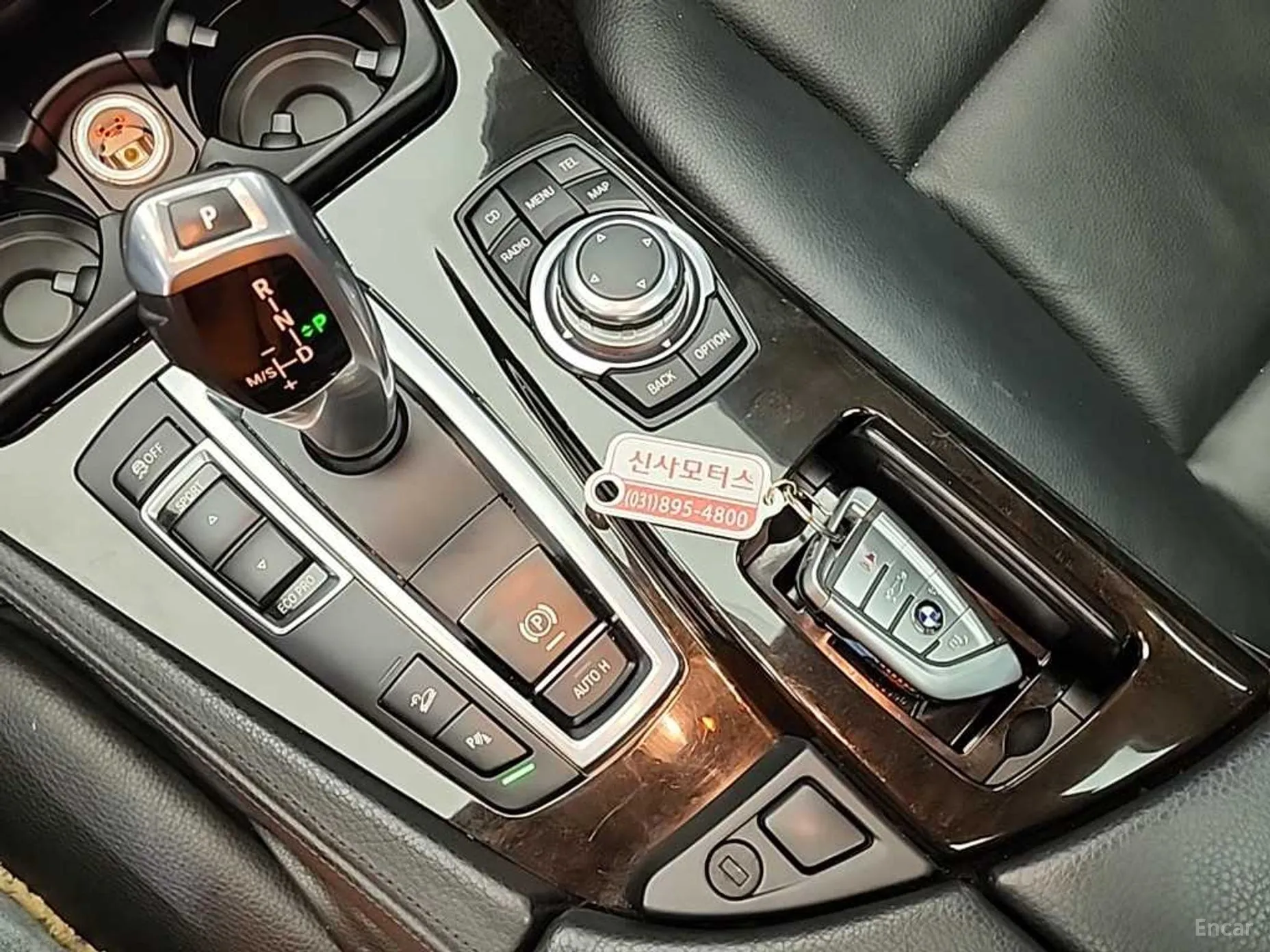 BMW 5 Series (F10) превью 8