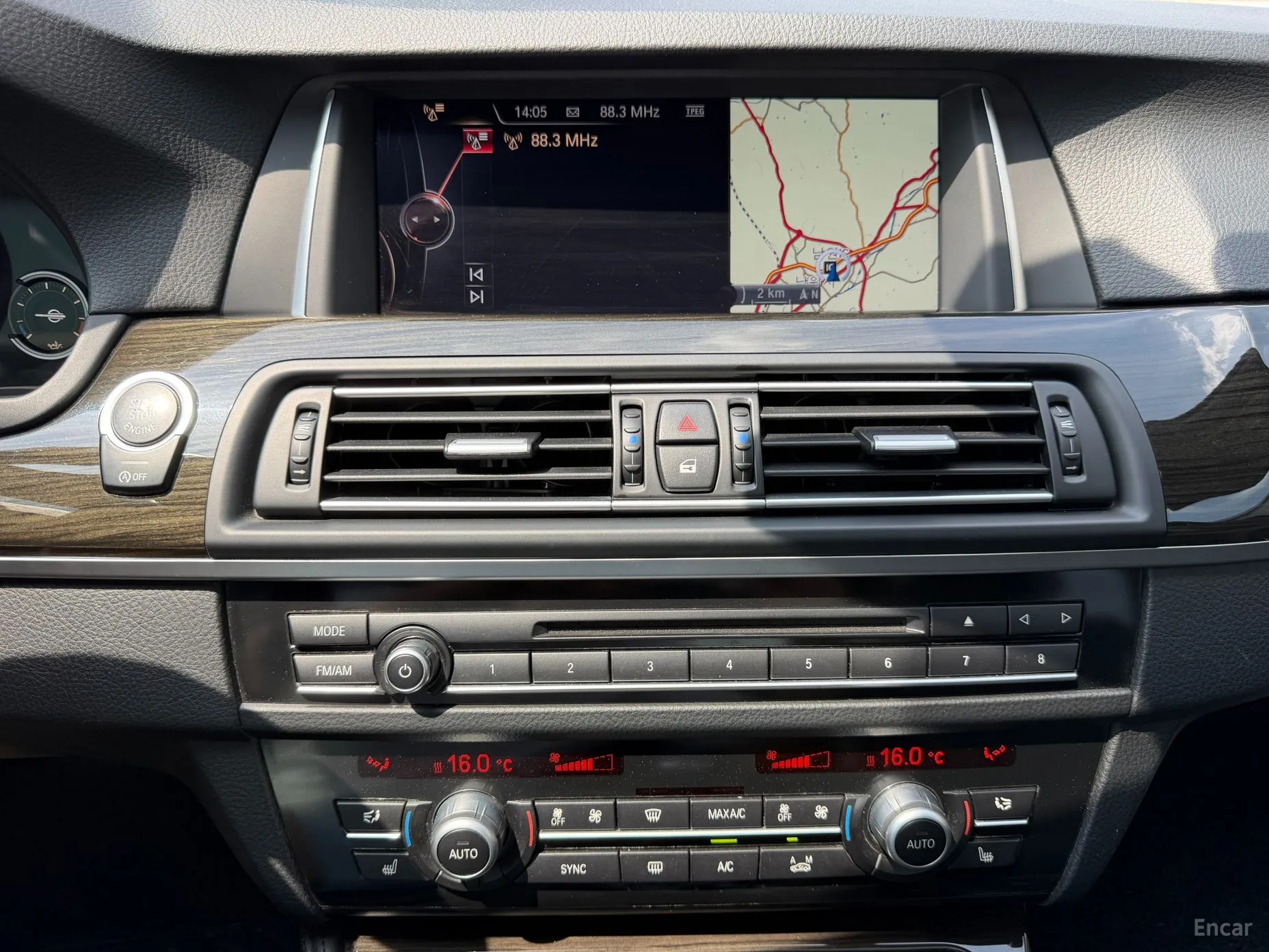 BMW 5 Series (F10) превью 14