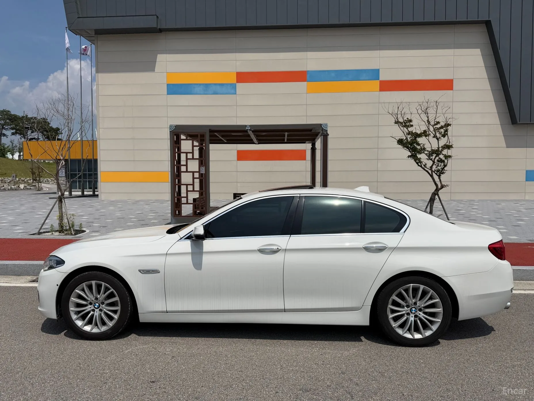 BMW 5 Series (F10) превью 20
