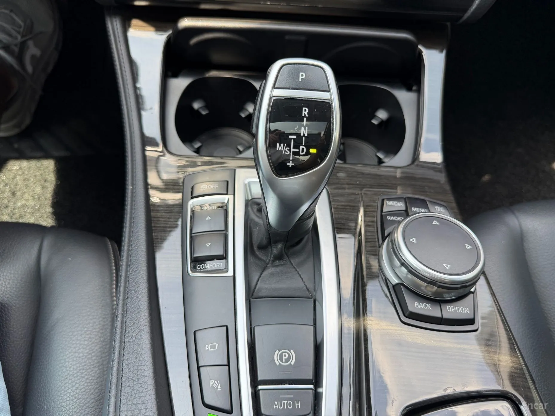 BMW 5 Series (F10) превью 9