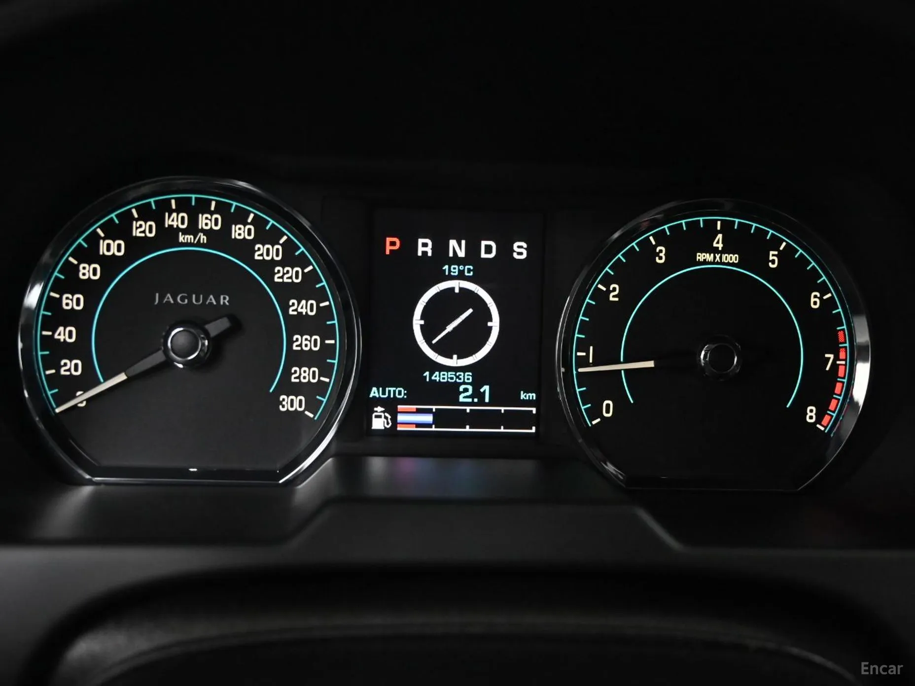 Jaguar New XF превью 8