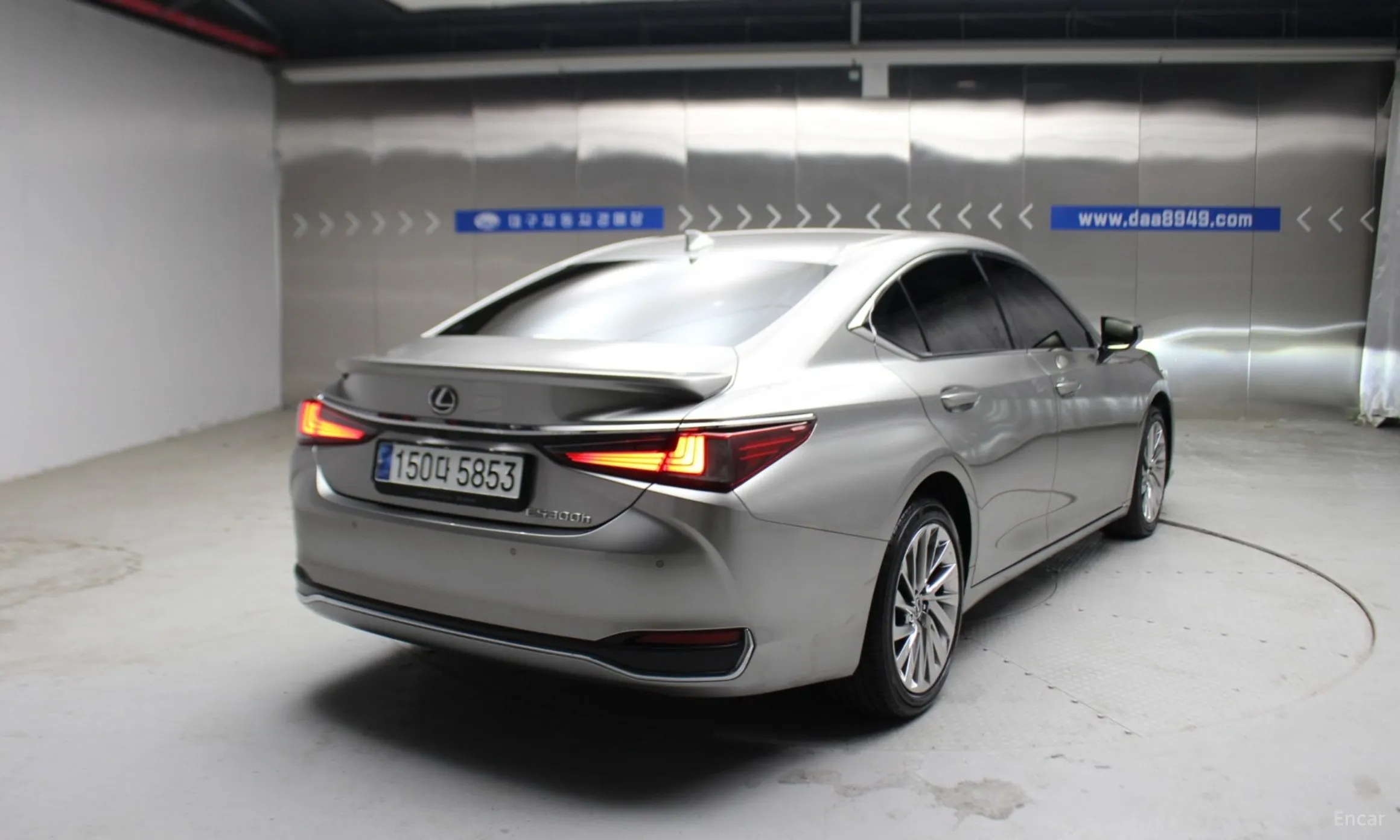 Lexus ES300h 7th Generation