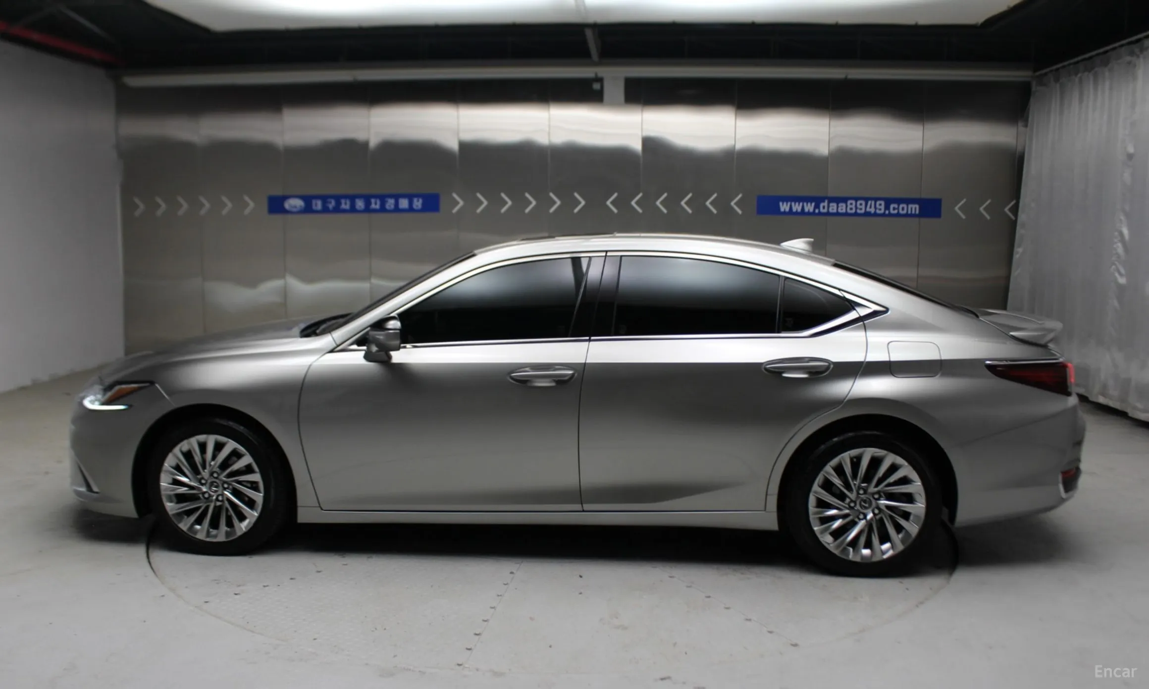 Lexus ES300h 7th Generation превью 20