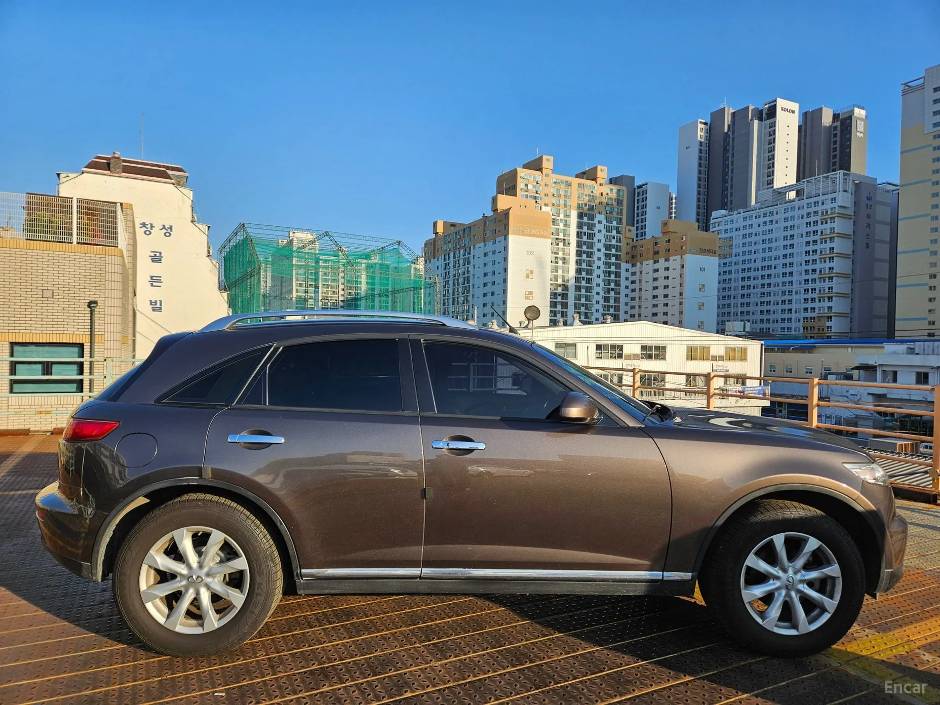 Infiniti FX35 превью 3
